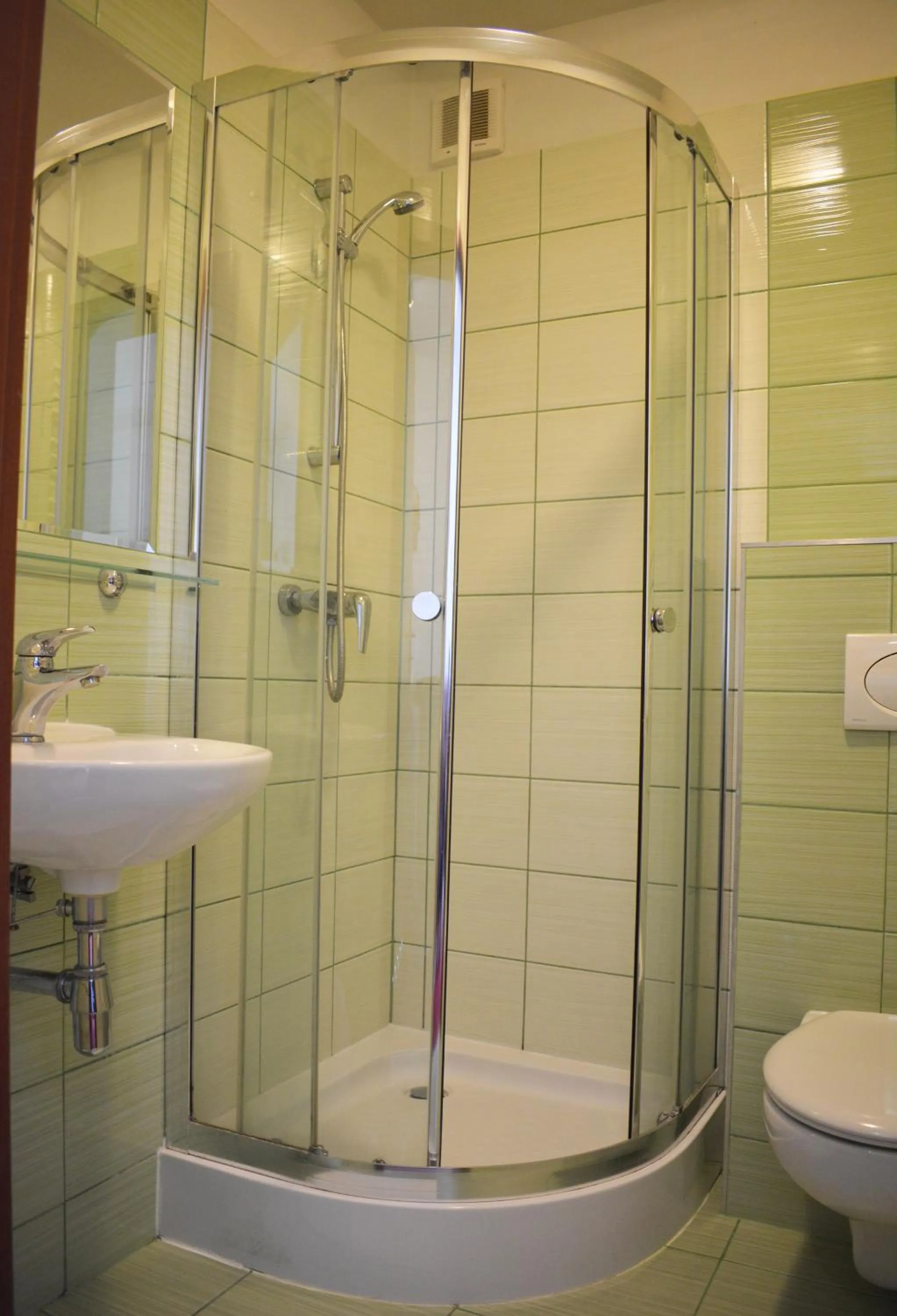 Shower in Willa Halka