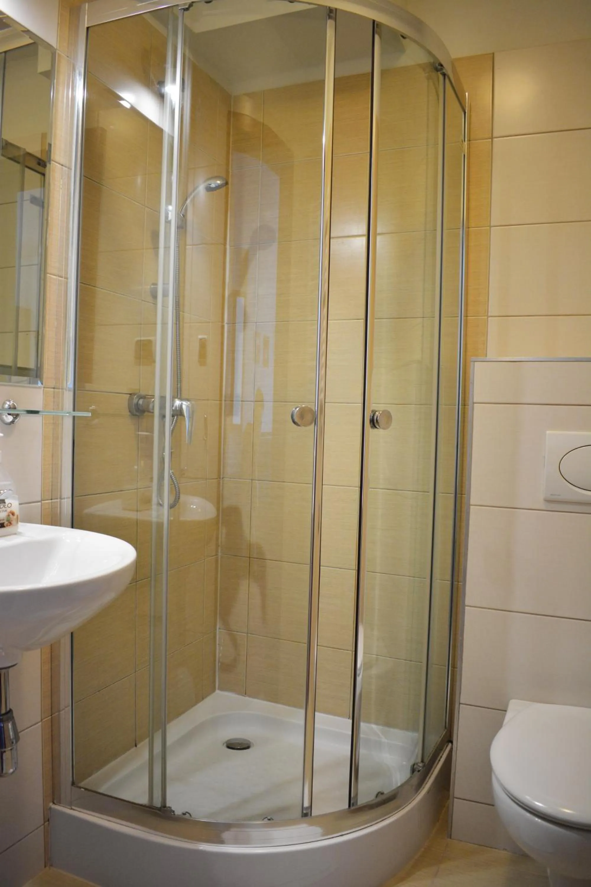 Shower in Willa Halka