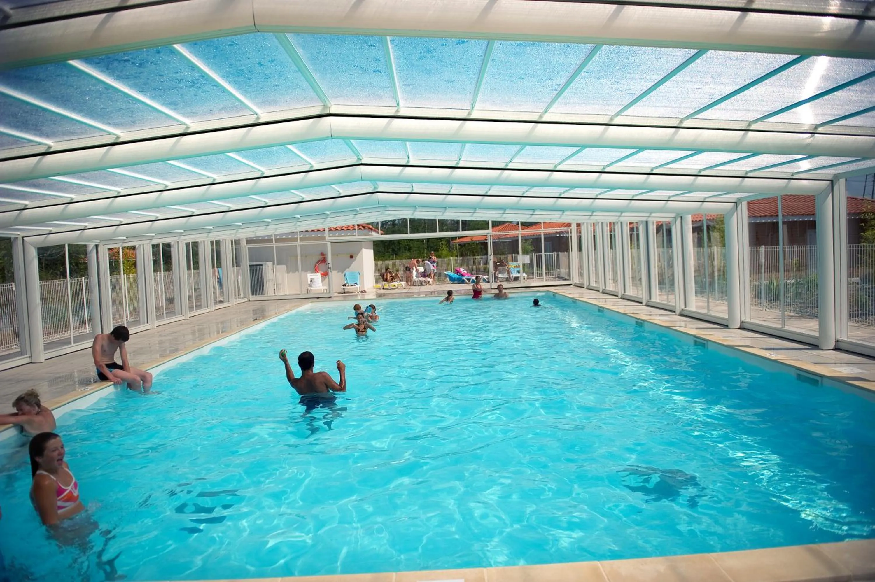 Swimming pool in Vacancéole - Le Domaine des Grands Lacs