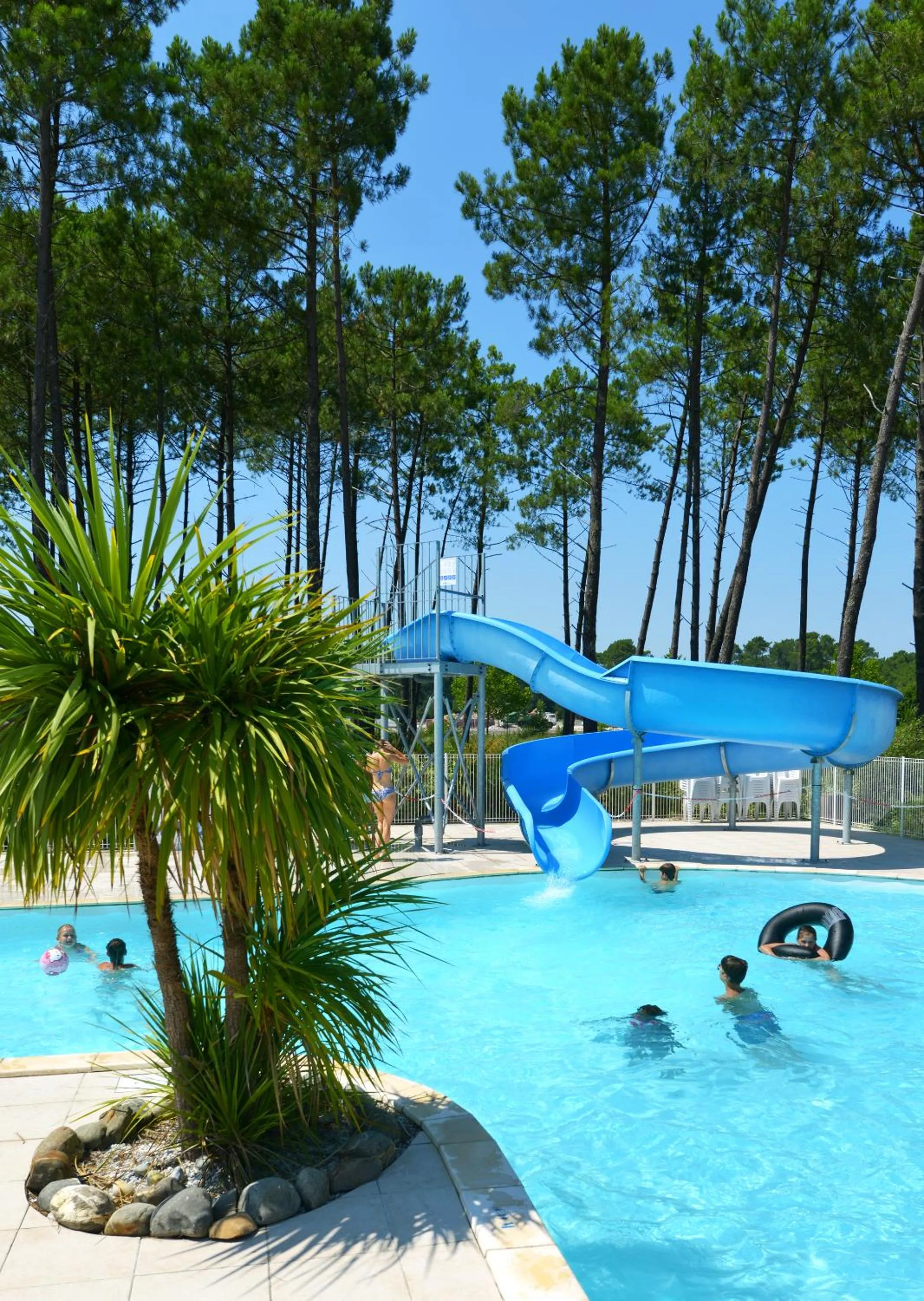 Swimming pool in Vacancéole - Le Domaine des Grands Lacs