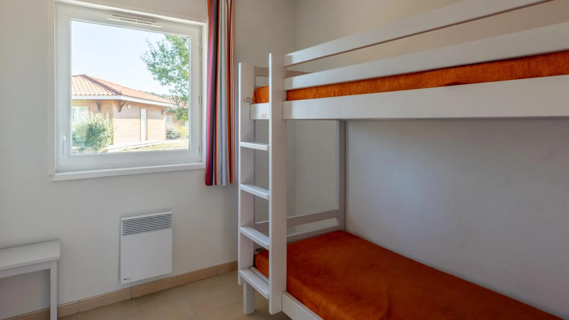 Bedroom, Bed in Vacancéole - Le Domaine des Grands Lacs