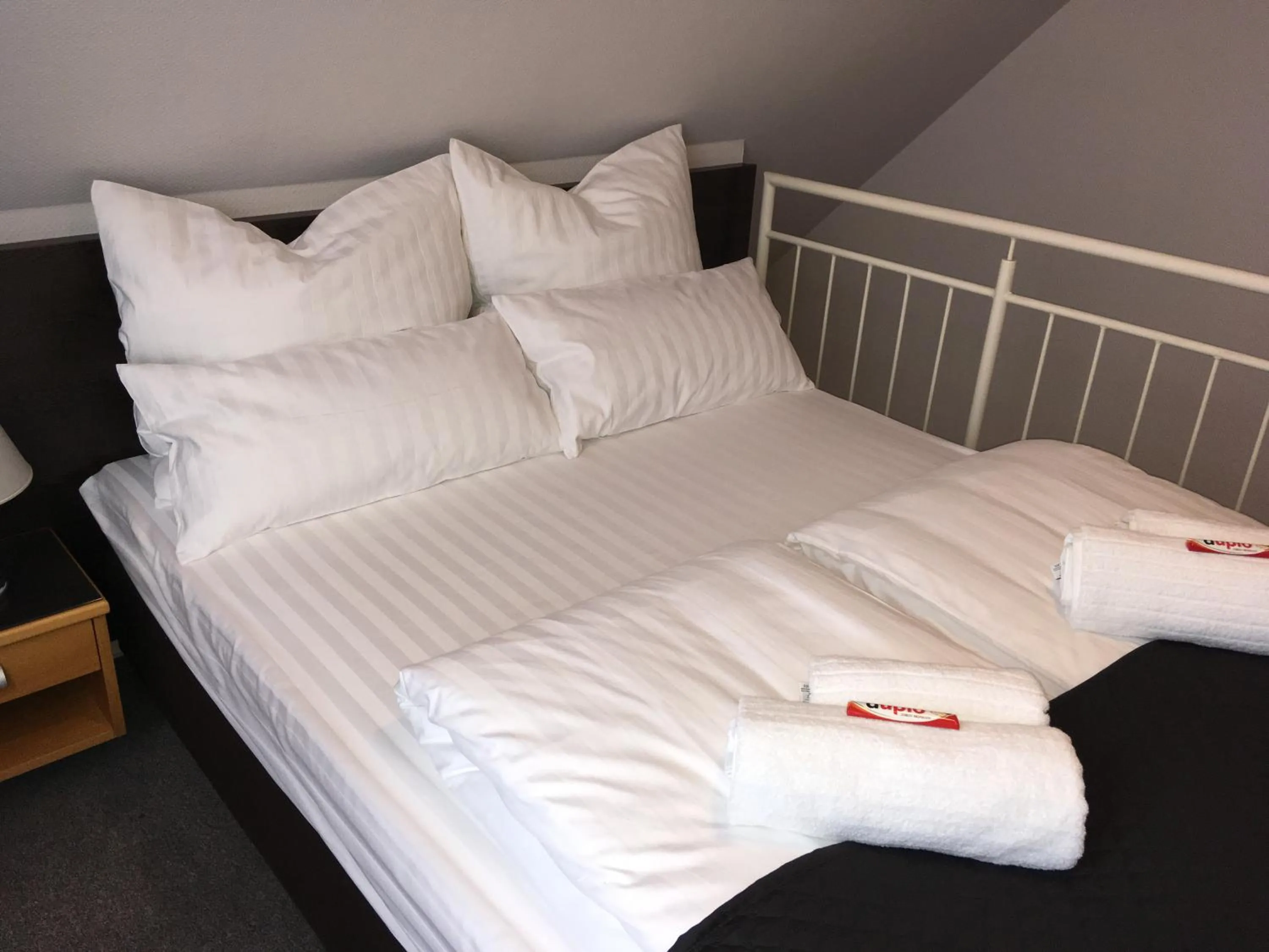 Photo of the whole room, Bed in Apartment 47