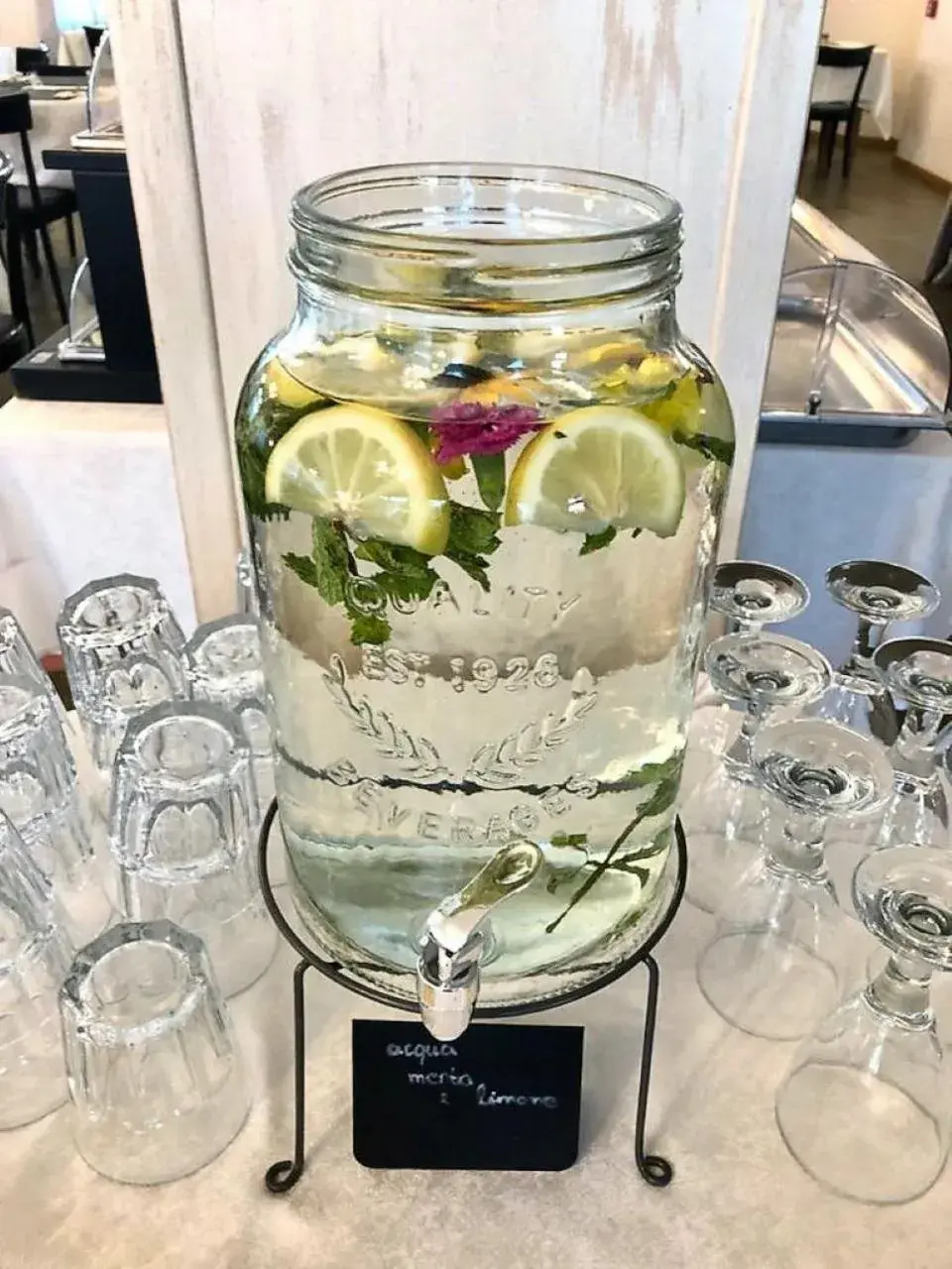 Restaurant/places to eat in Hotel President Restaurant/places to eat in Hotel President