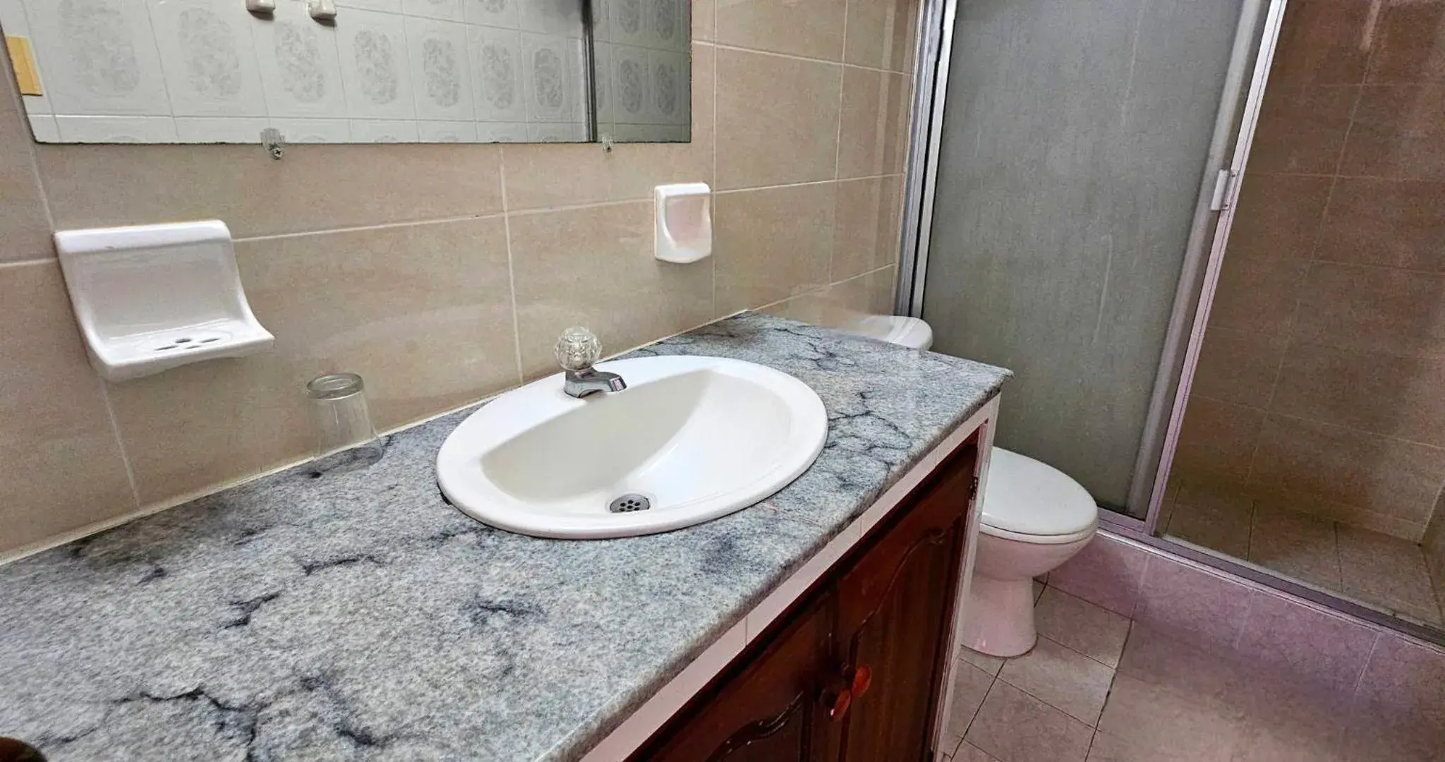 Twin Room in Hotel Santa Isabel 2 Twin Room in Hotel Santa Isabel 2