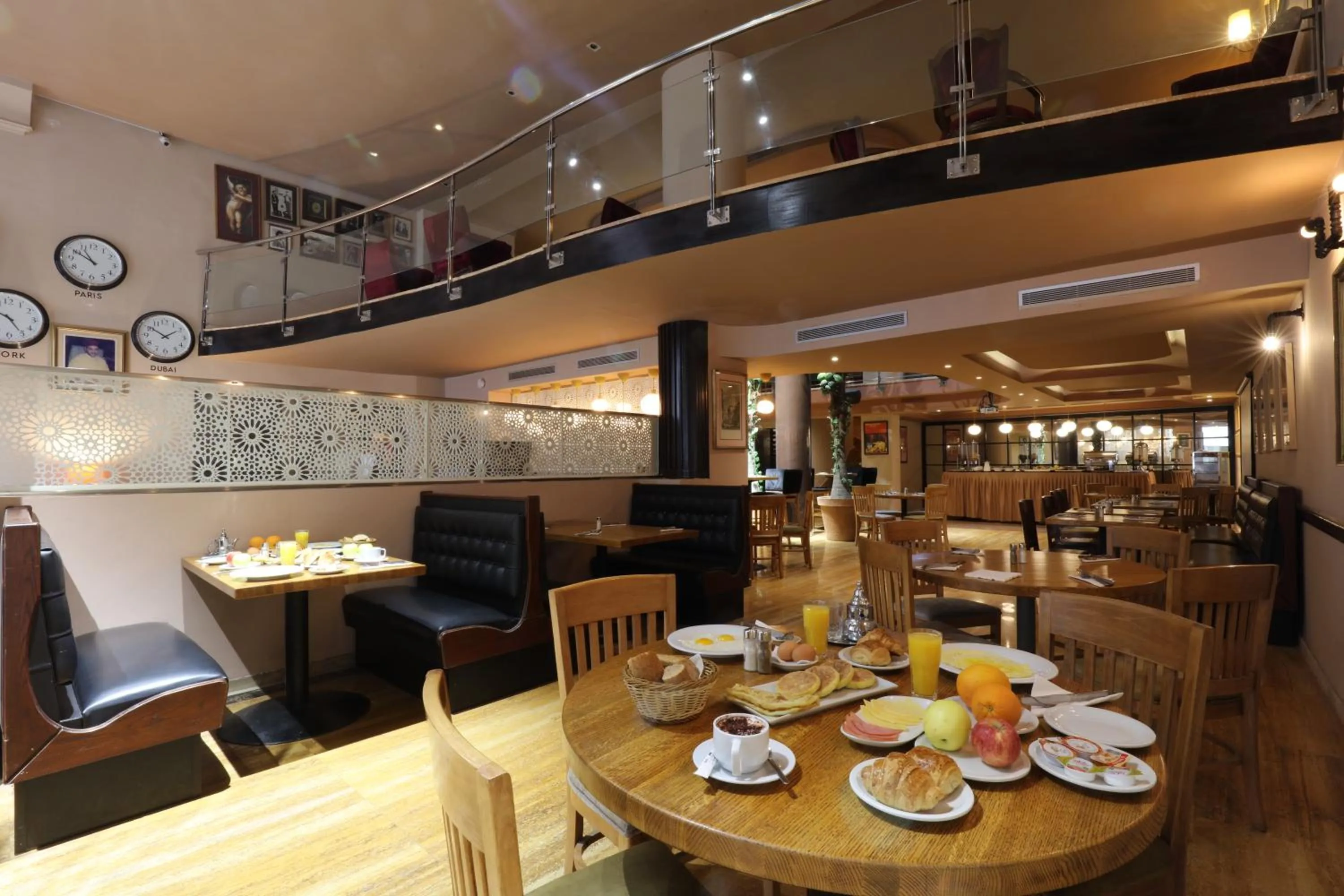 Breakfast in Hôtel Les Saisons