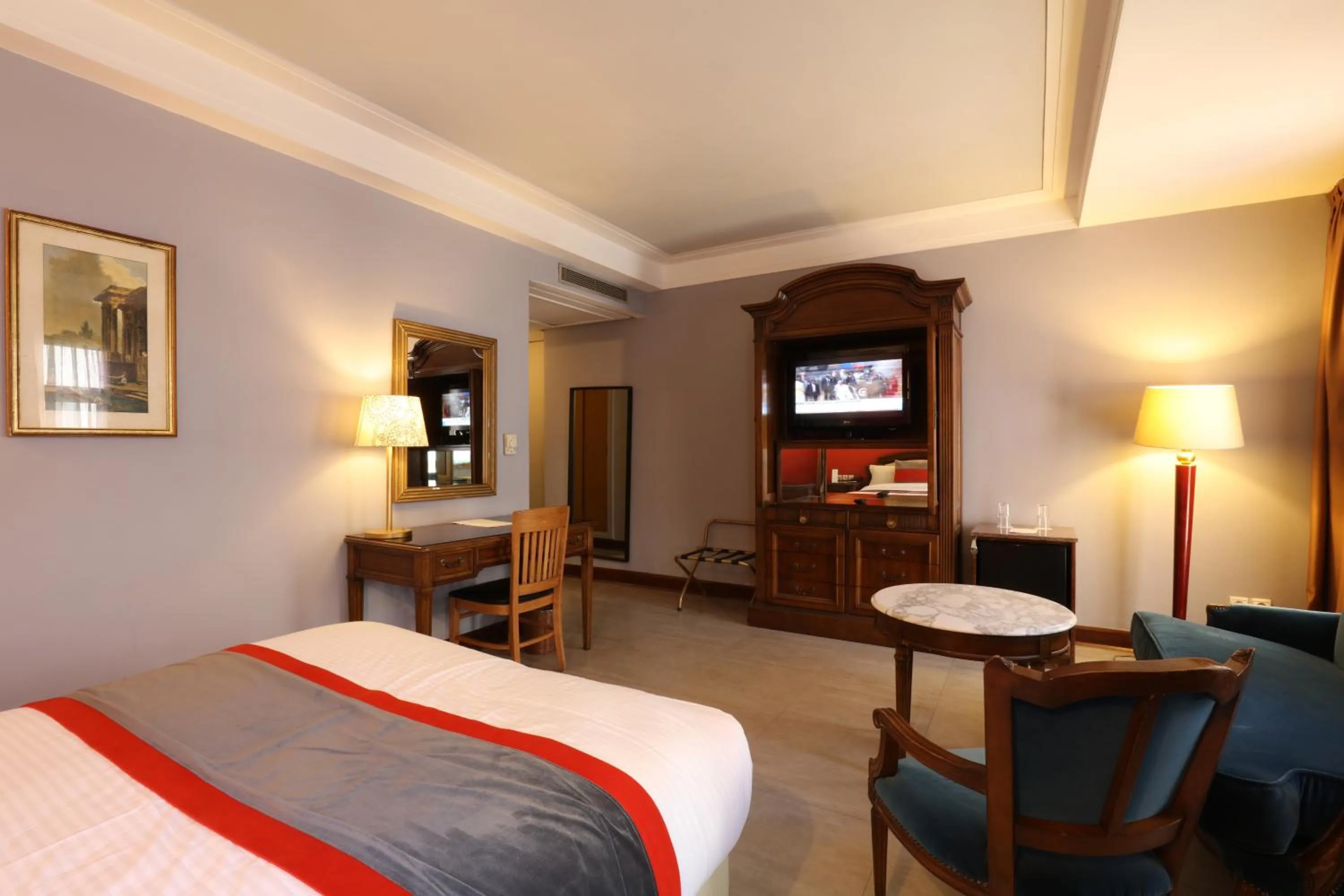 Bed in Hôtel Les Saisons