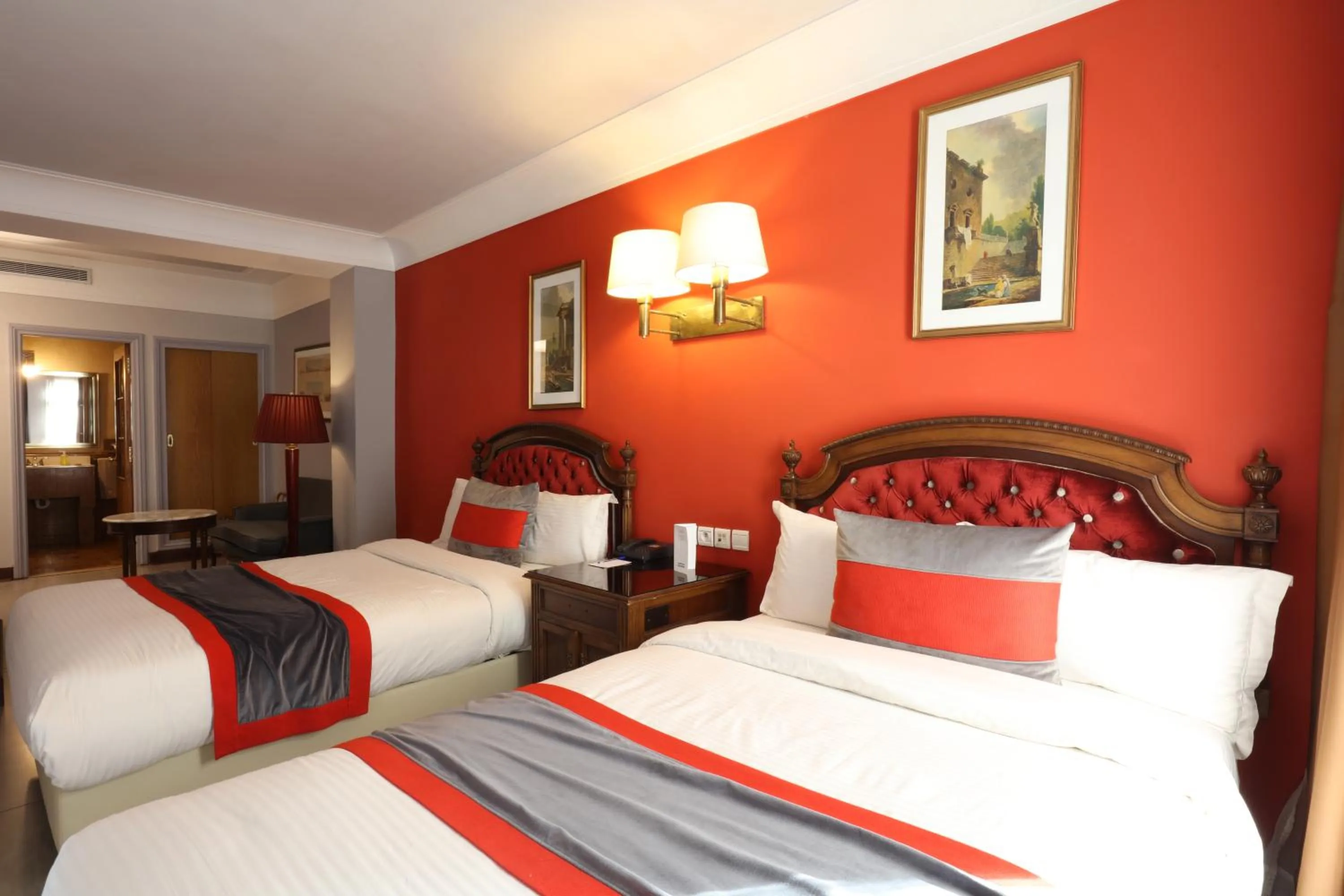 Bed in Hôtel Les Saisons