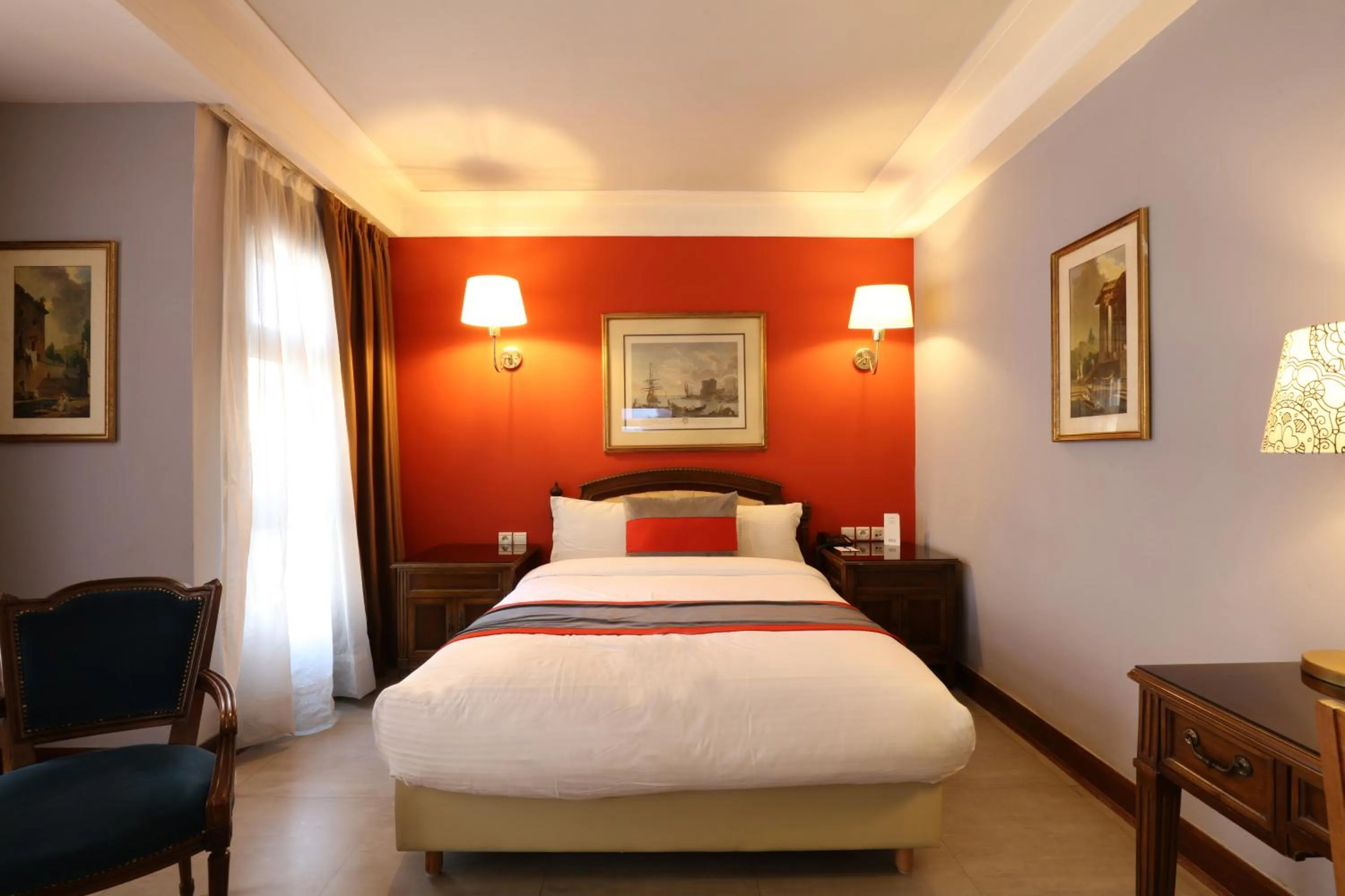 Bed in Hôtel Les Saisons