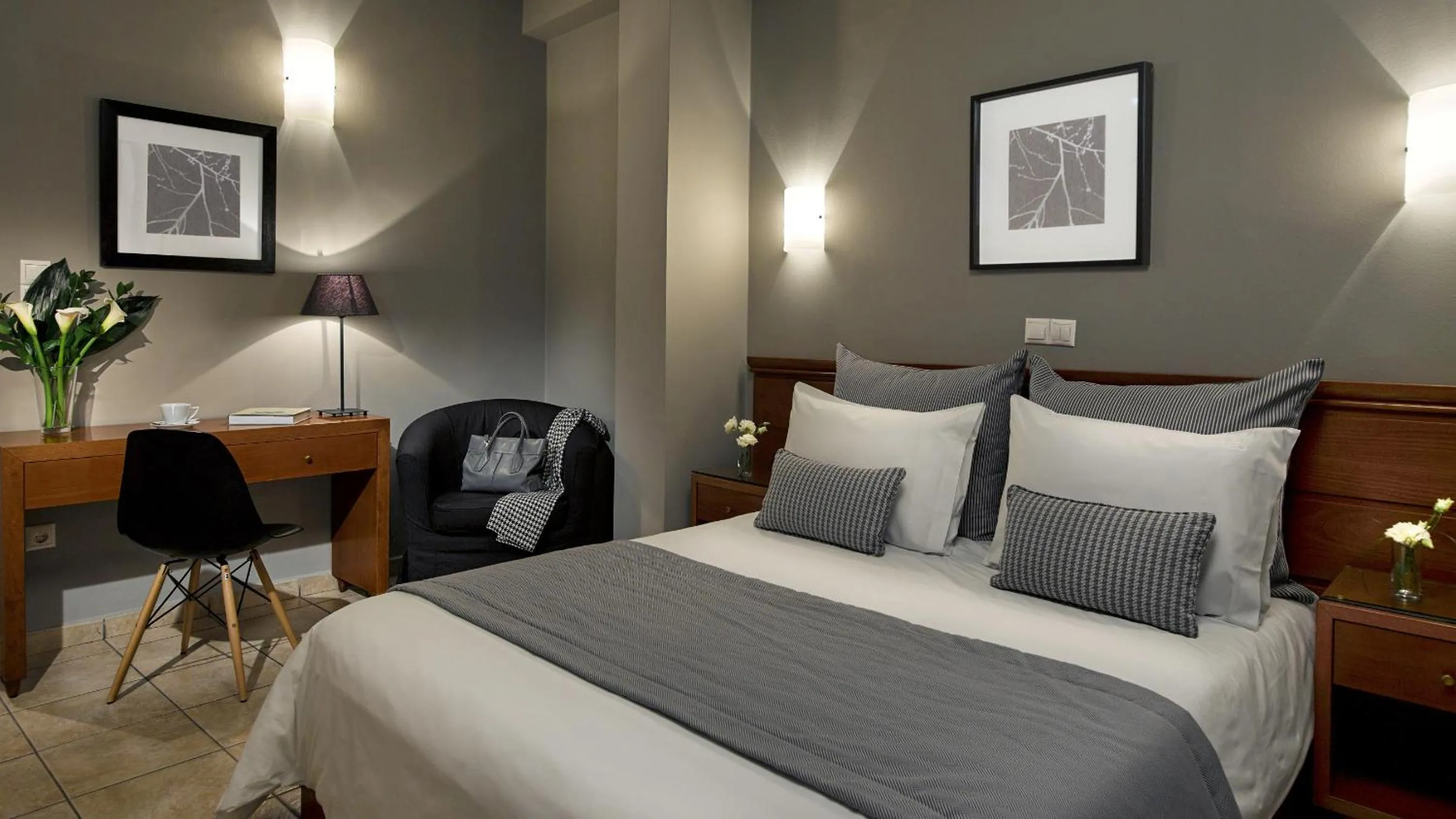 Bedroom, Bed in Hotel Delfini