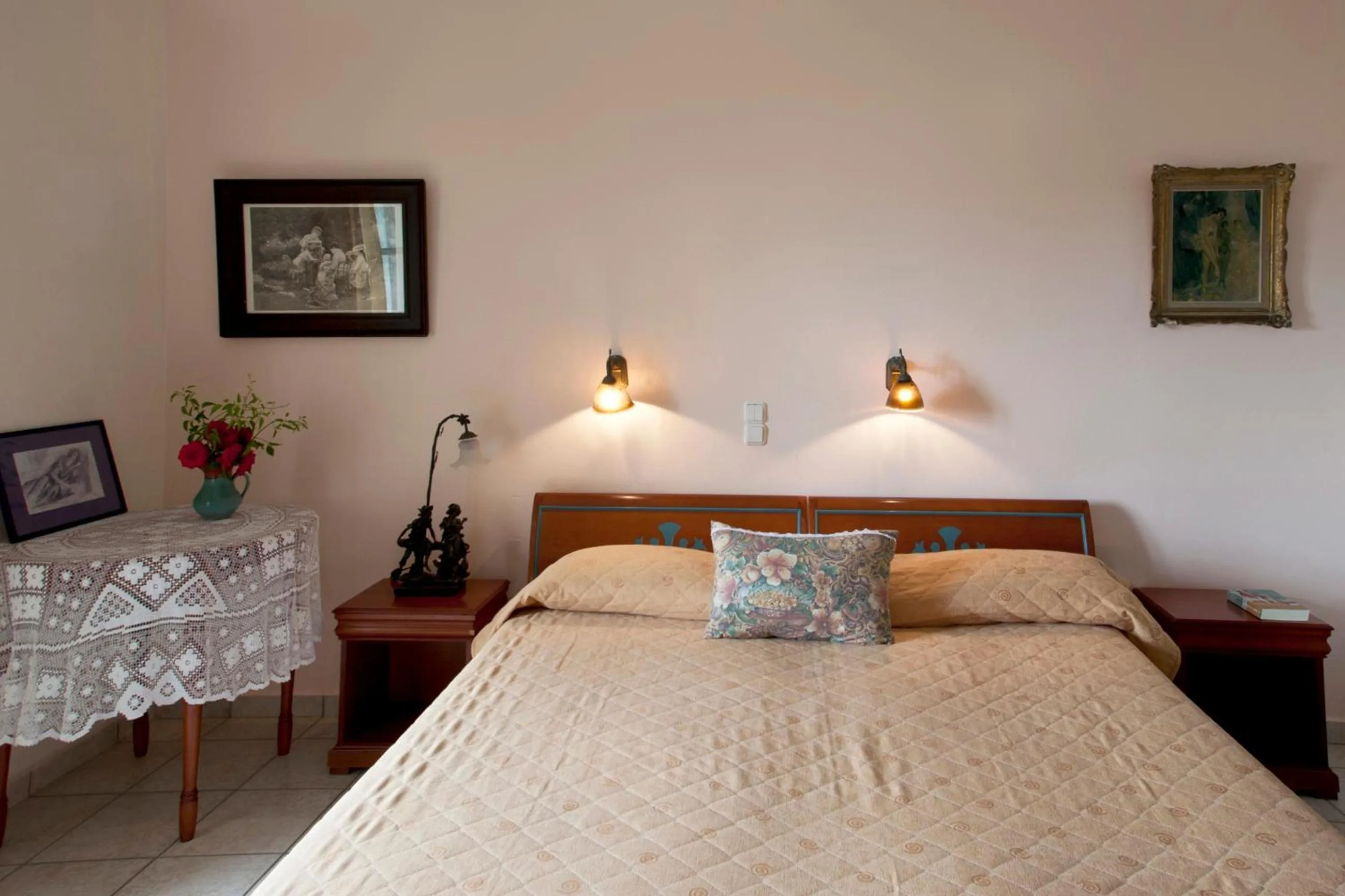 Bedroom, Bed in Apollon Hotel