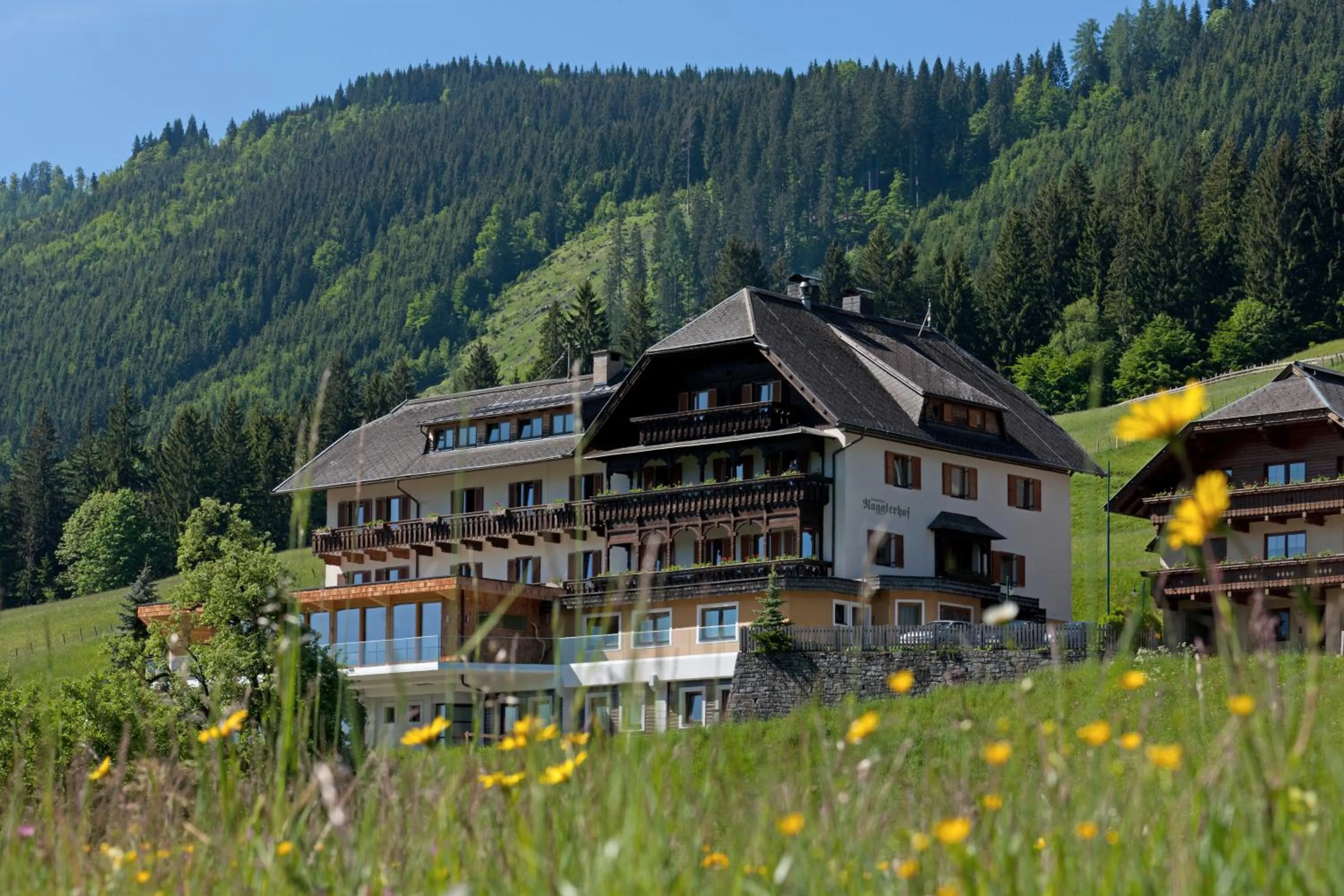 Property building in Hotel Nagglerhof am Weissensee