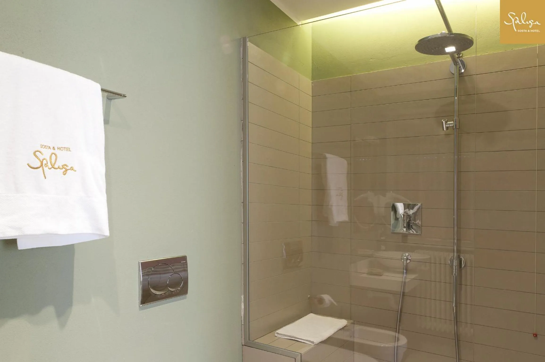 Bathroom in Spluga Sosta & Hotel