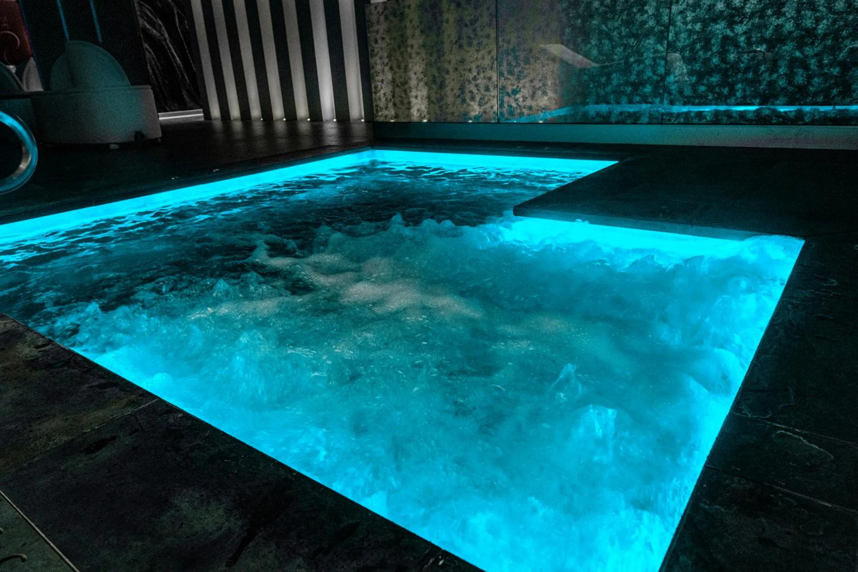 Hot Tub in The Moon Boutique Hotel & Spa