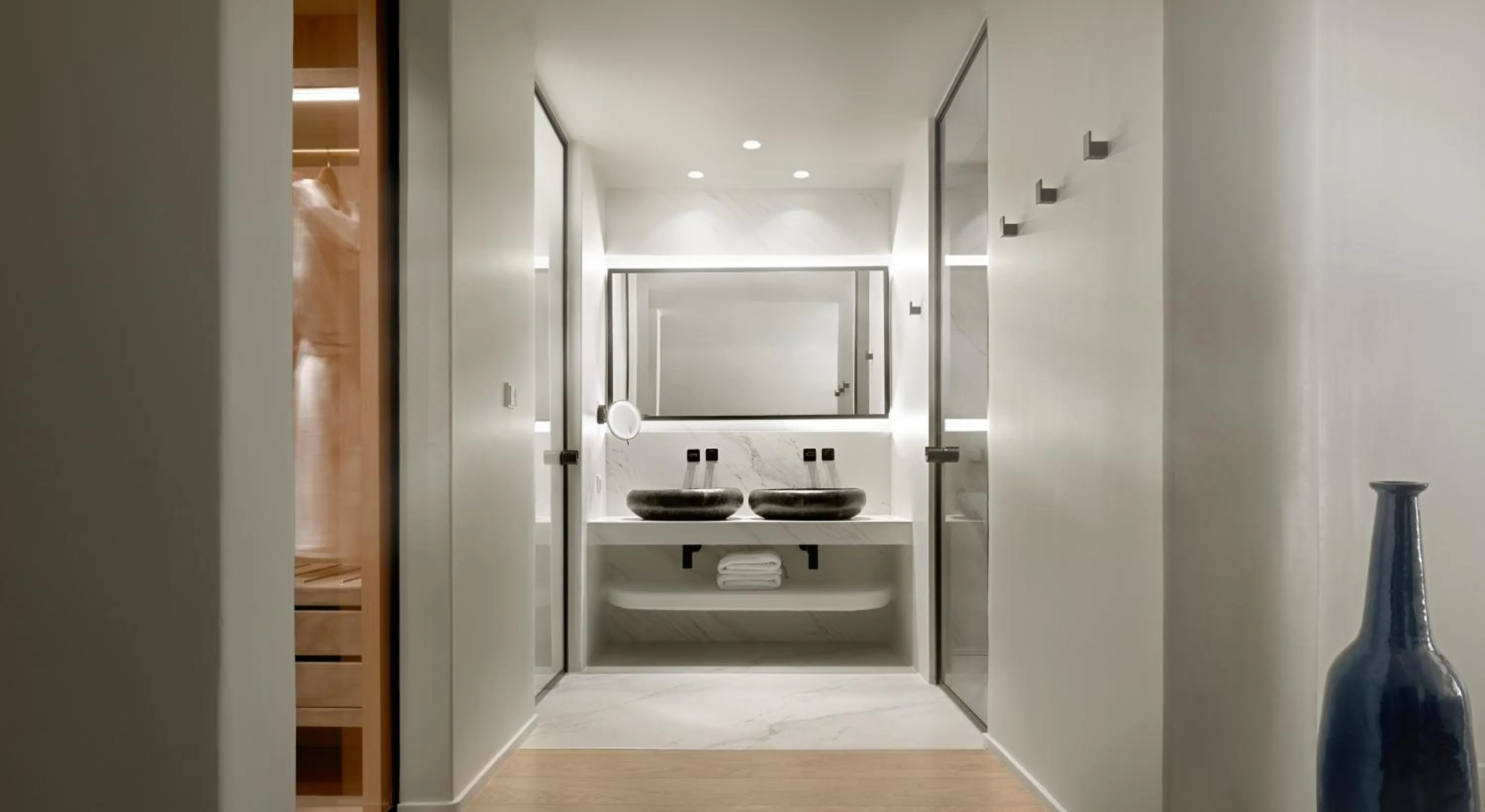 Shower in Cavo Tagoo Mykonos