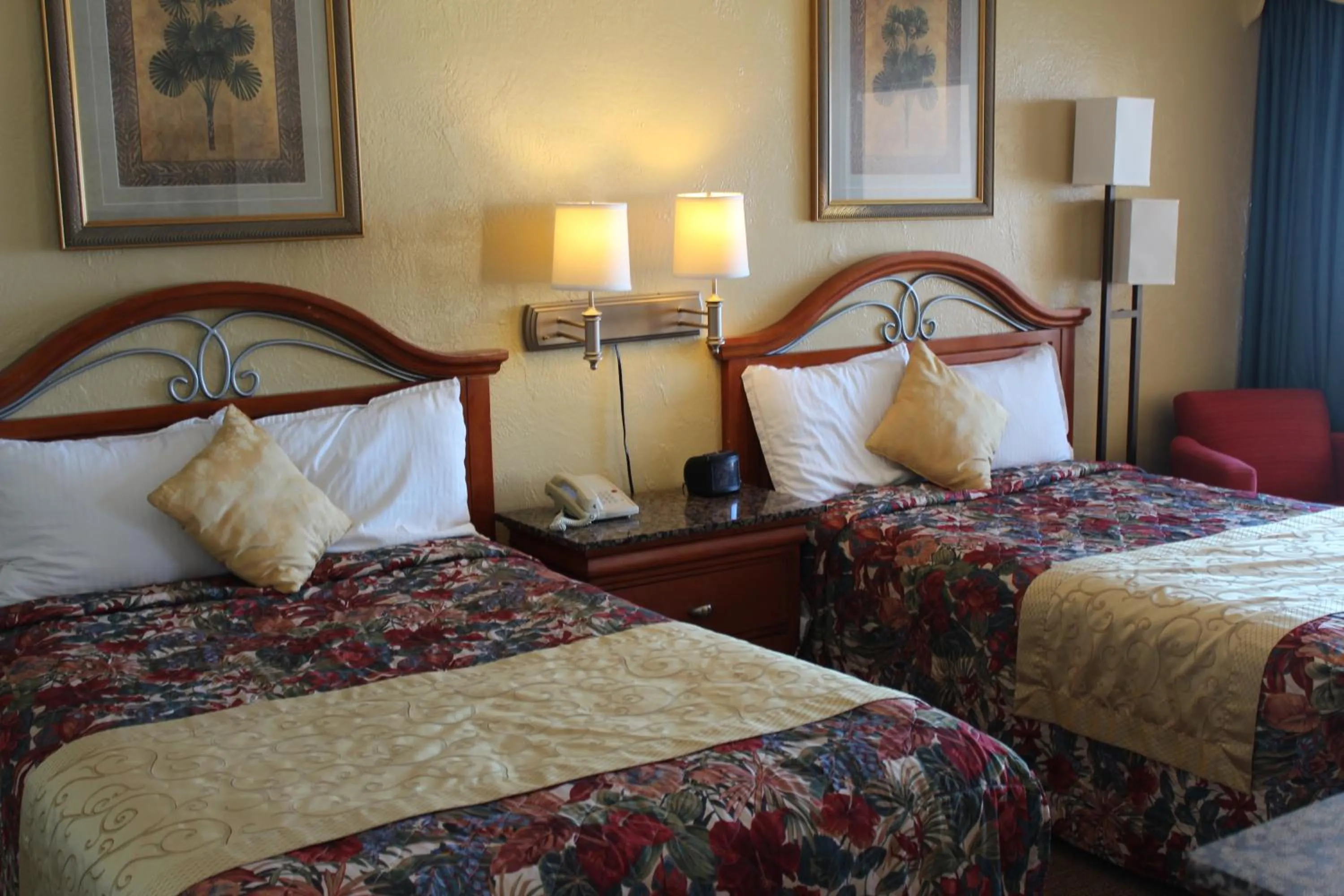 Bed in Grand Prix Motel Beach Front