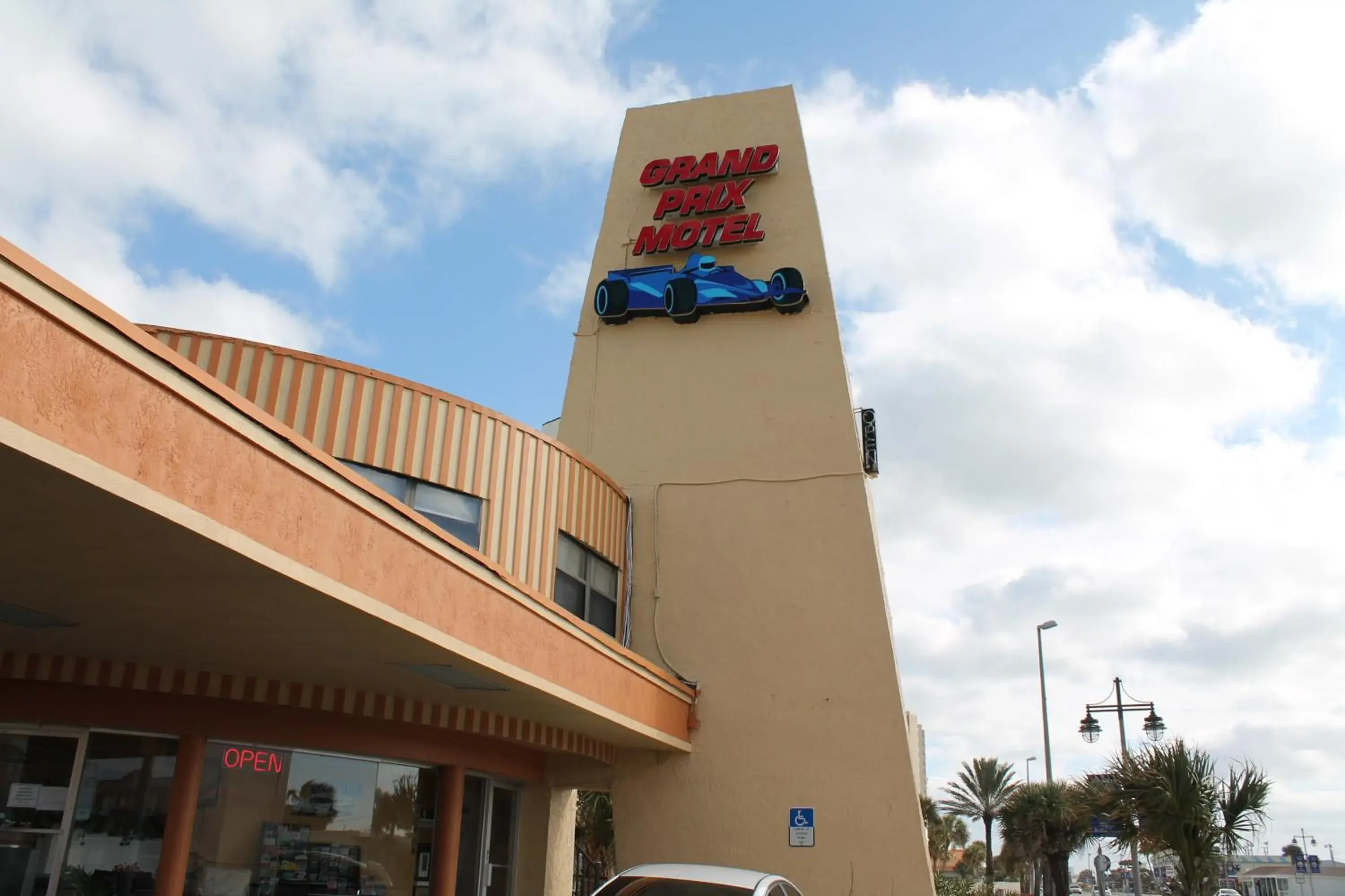 Facade/entrance in Grand Prix Motel Beach Front Facade/entrance in Grand Prix Motel Beach Front