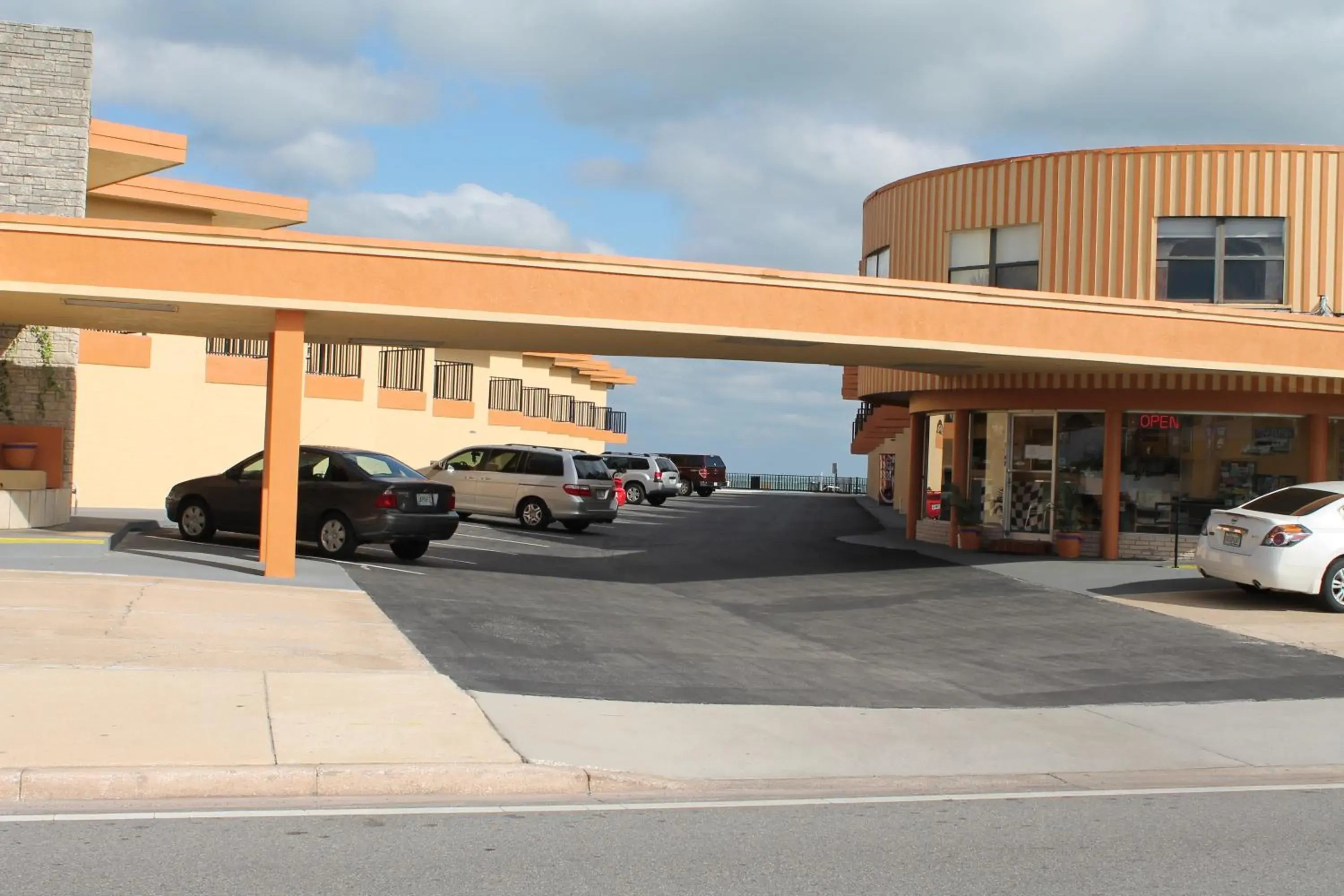 Facade/entrance in Grand Prix Motel Beach Front Facade/entrance in Grand Prix Motel Beach Front