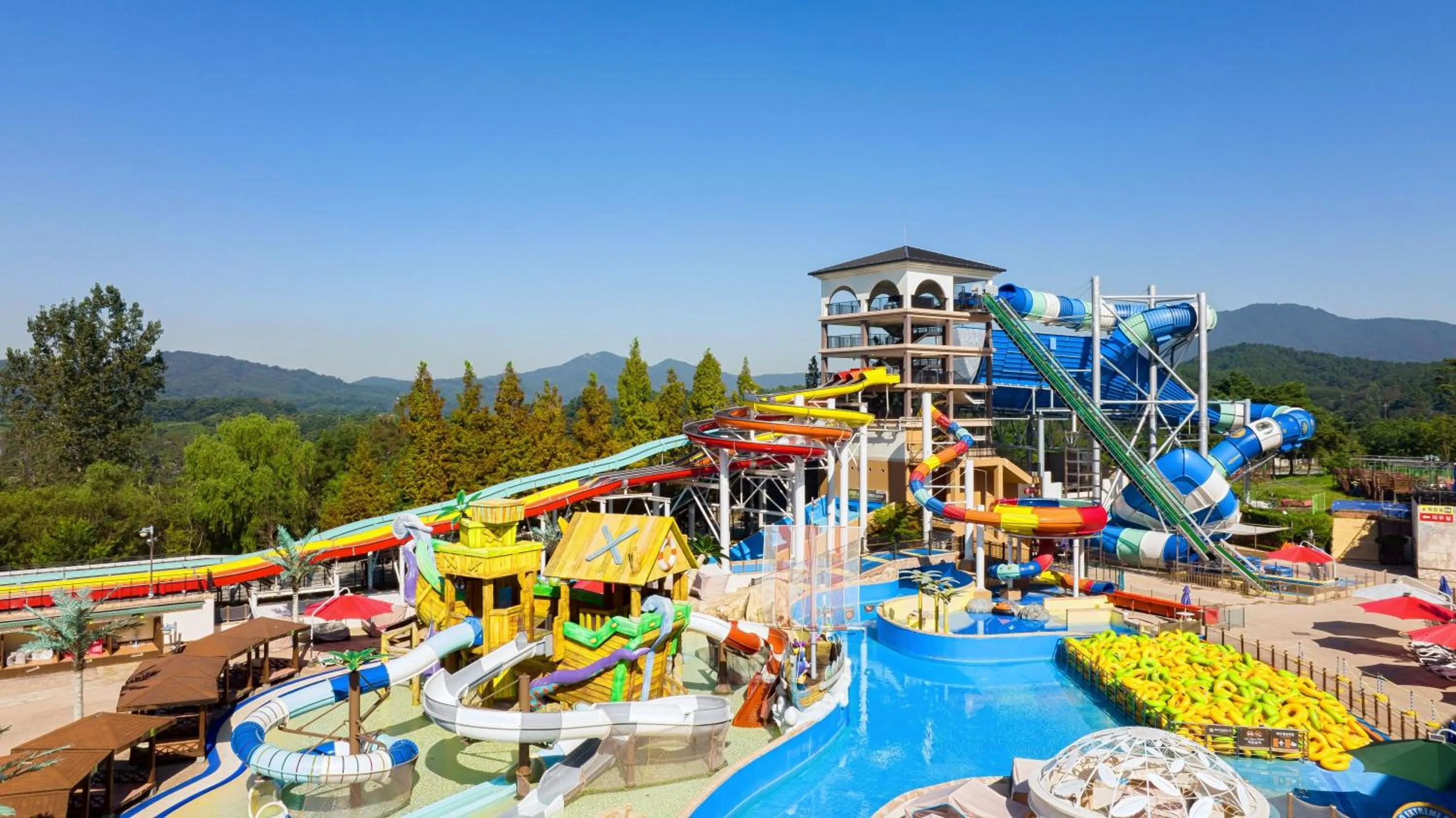Aqua park in Sono Belle Cheonan