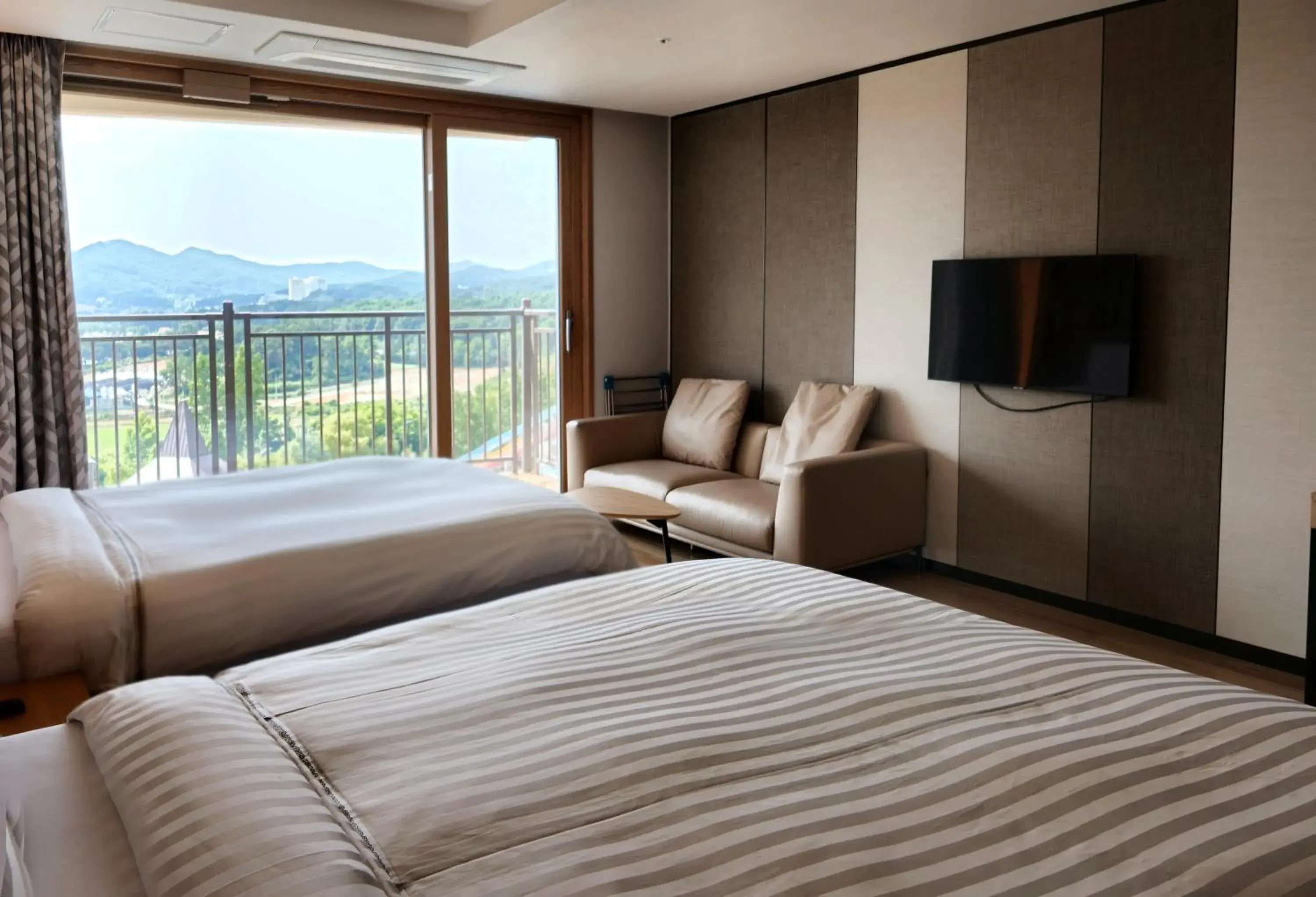 EAST Tower Family - Twin (Without Kitchenette) in Sono Belle Cheonan EAST Tower Family - Twin (Without Kitchenette) in Sono Belle Cheonan