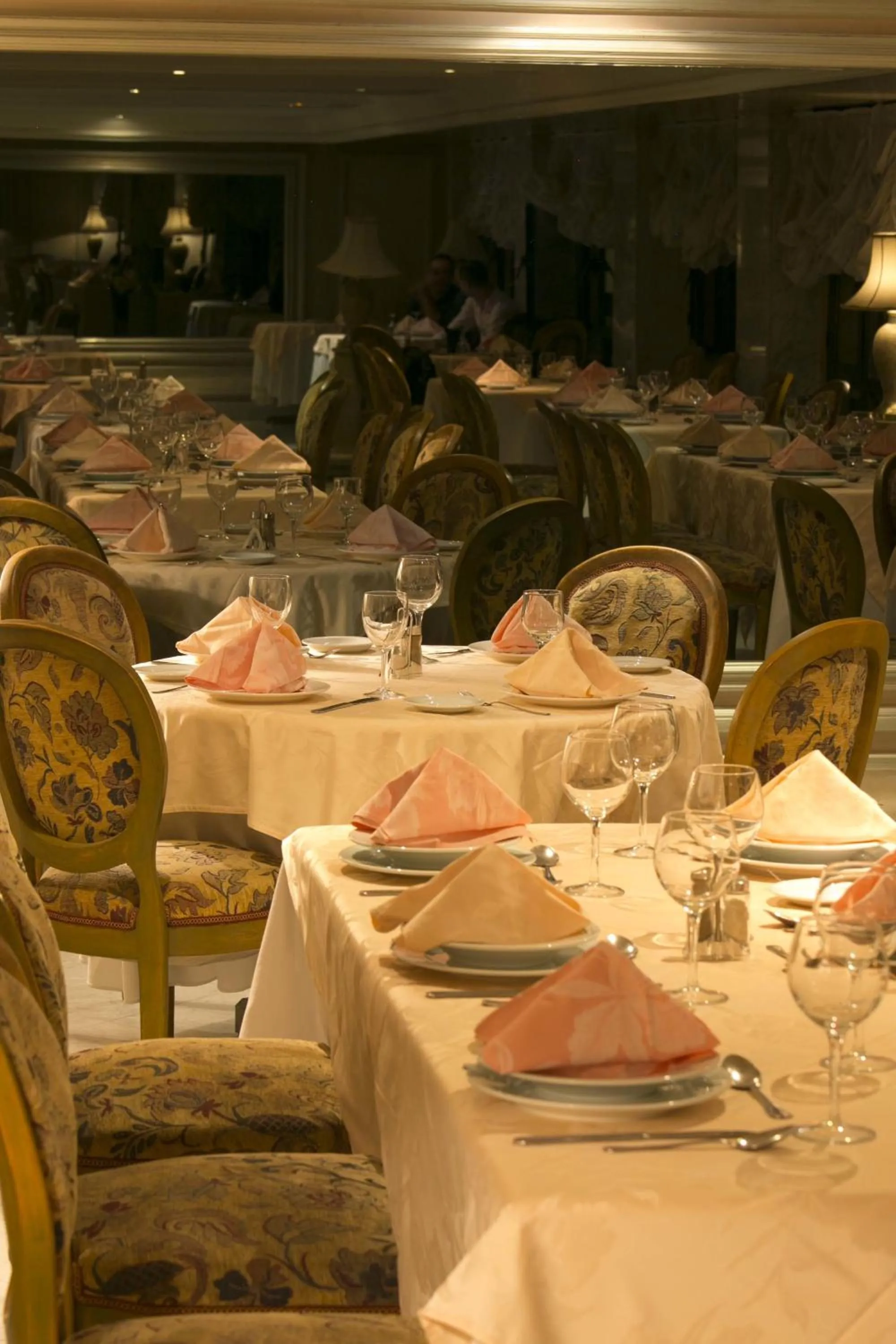 Restaurant/places to eat in Nassim Hôtel