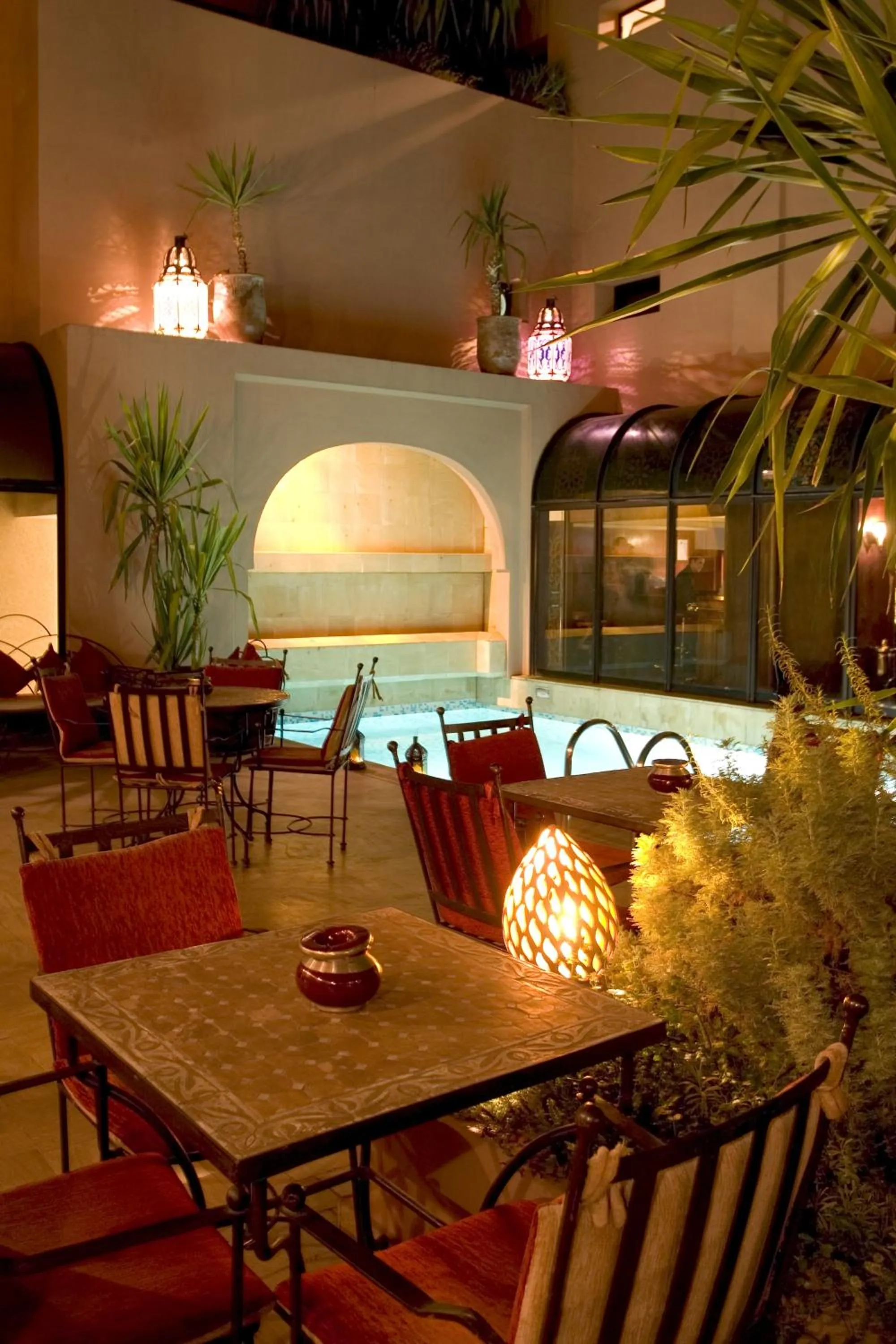Swimming pool in Nassim Hôtel