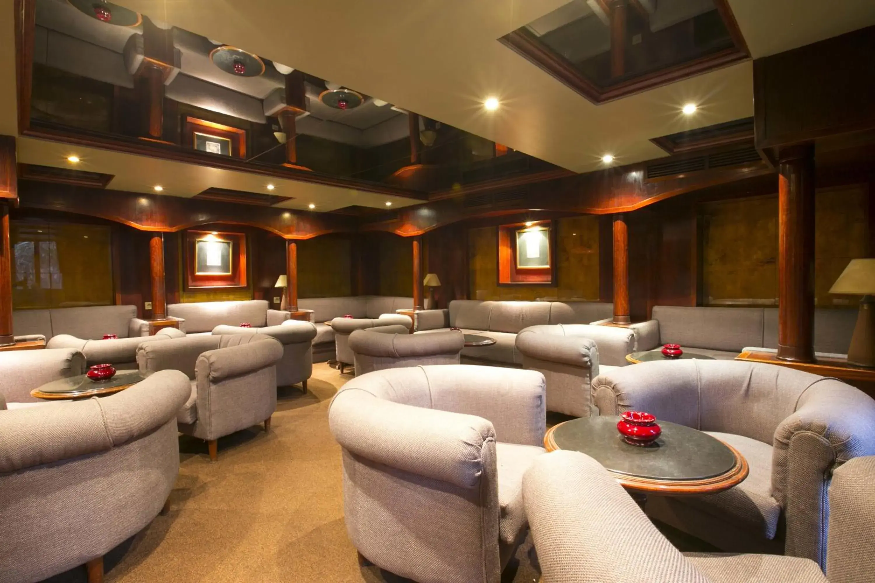 Lounge or bar in Nassim Hôtel