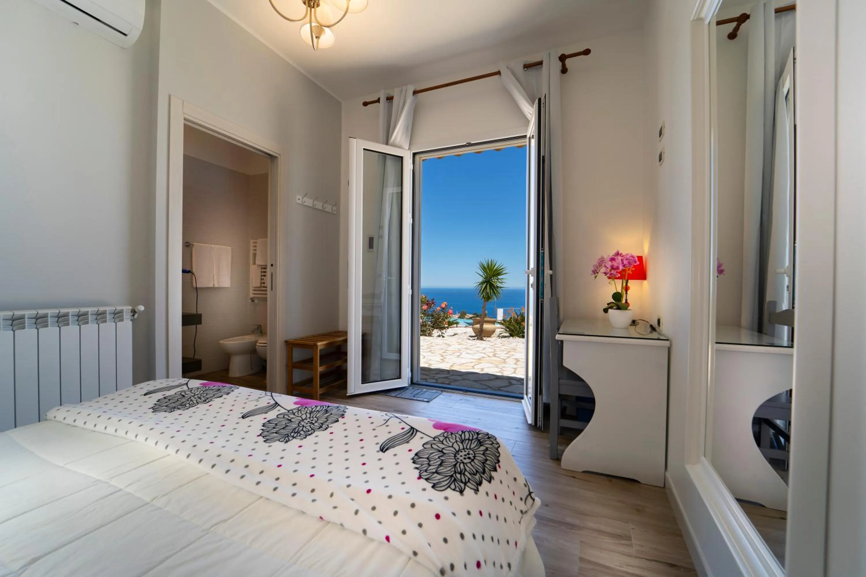 Bed in Hotel Antica Cascina Del Golfo