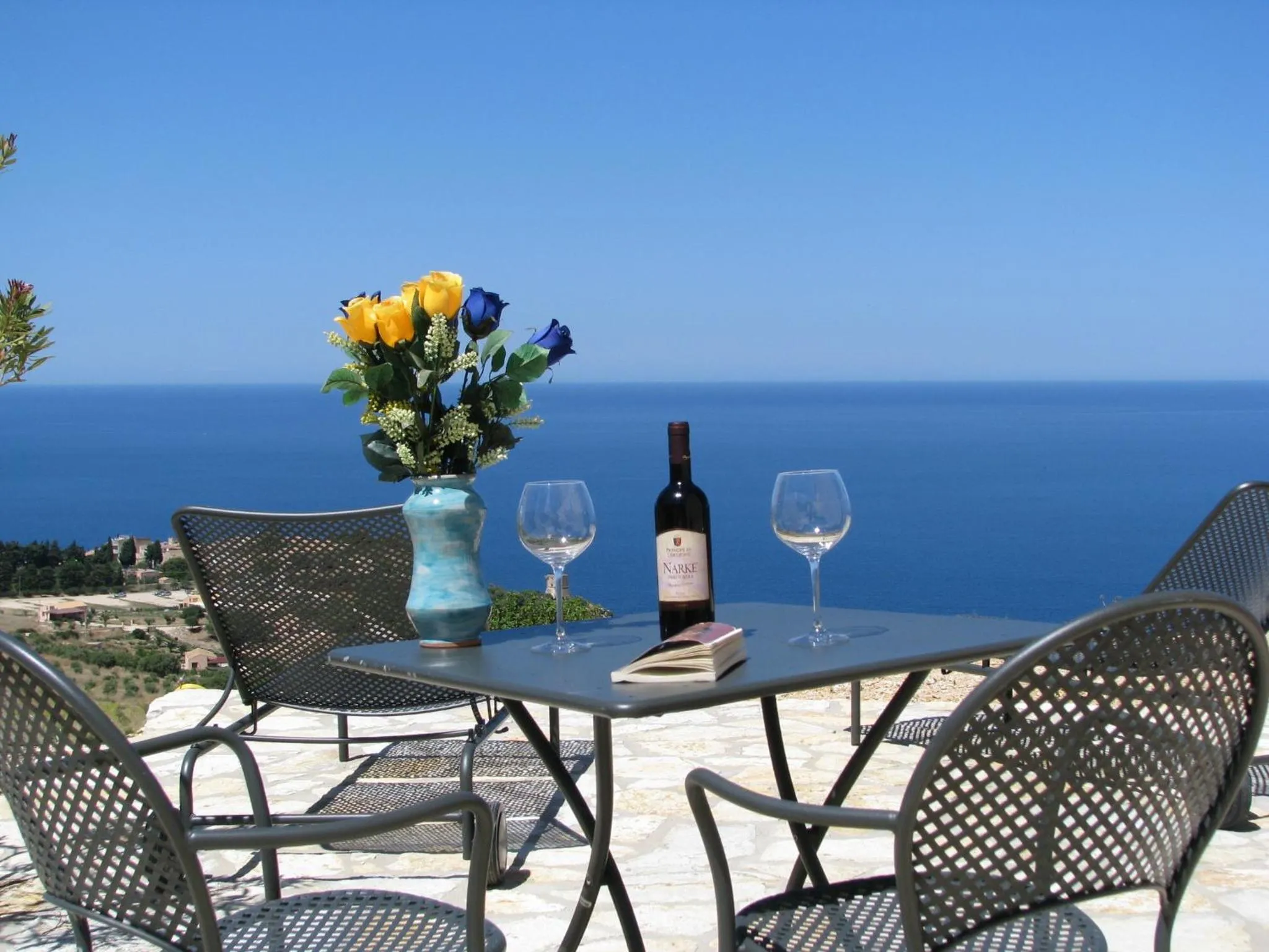 Alcoholic drinks in Hotel Antica Cascina Del Golfo