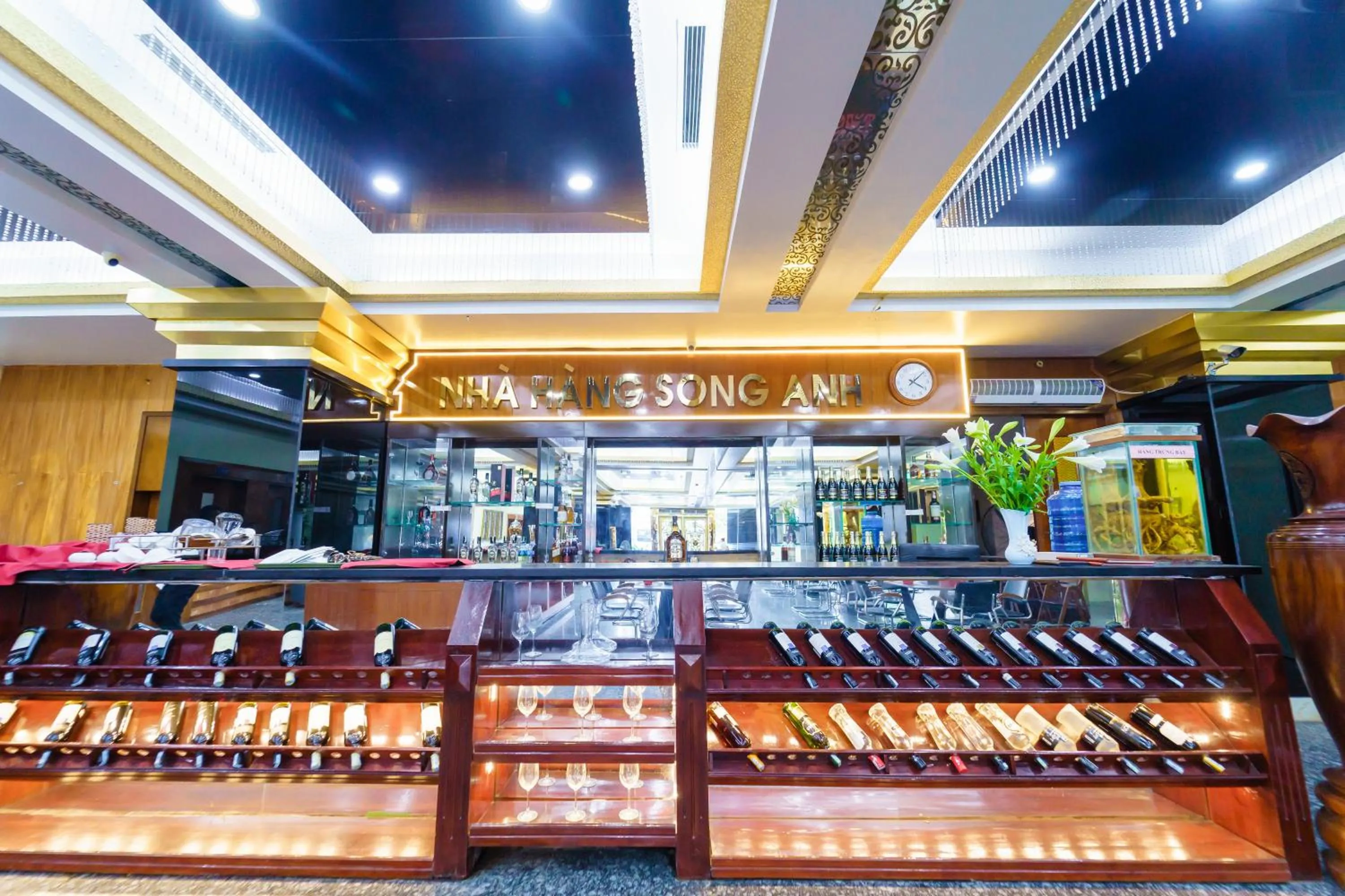 Restaurant/places to eat in Khách sạn INCO 515.9