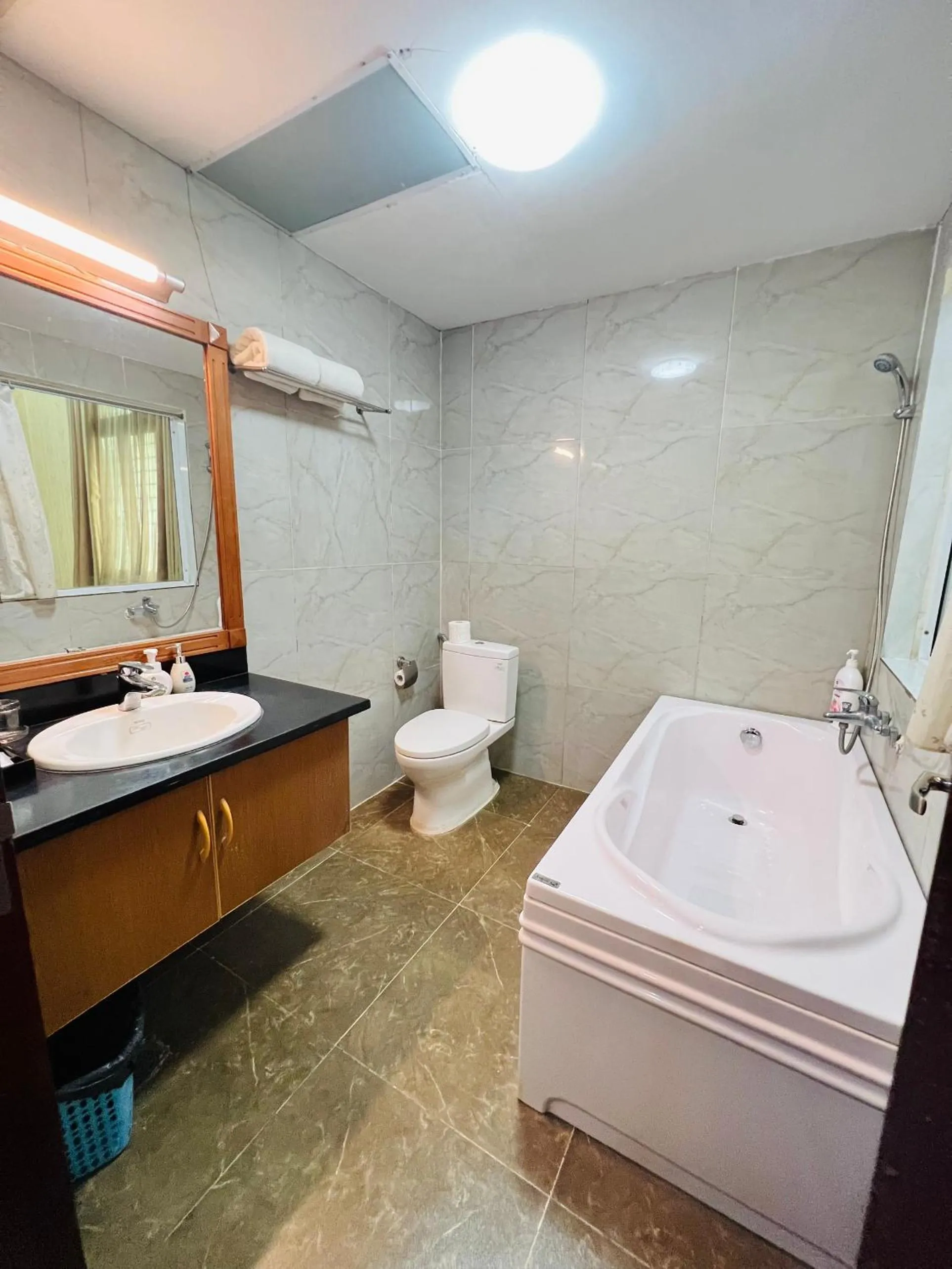Shower in Khách sạn INCO 515.9