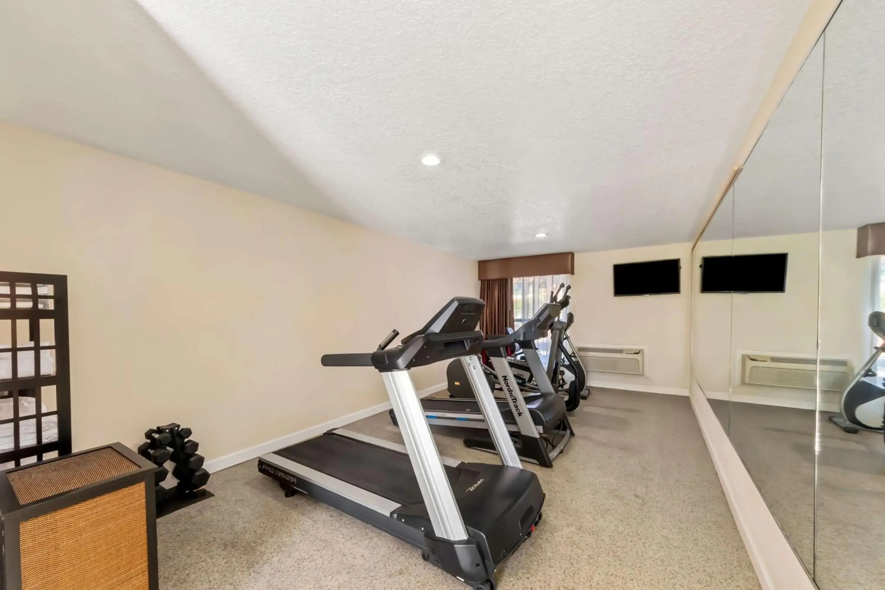 Fitness centre/facilities in SureStay Plus by Best Western San Antonio Fiesta Inn Fitness centre/facilities in SureStay Plus by Best Western San Antonio Fiesta Inn