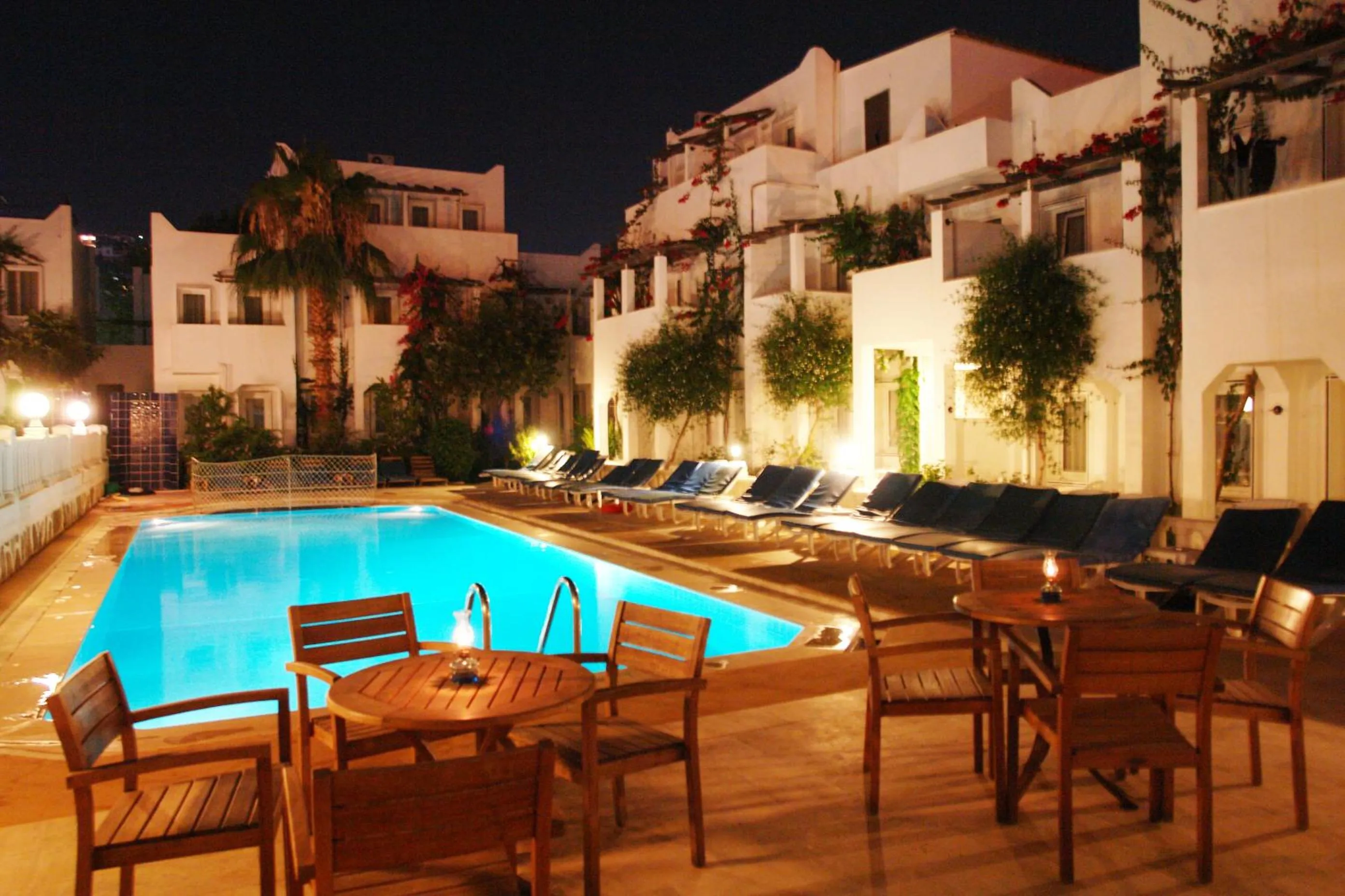 Restaurant/places to eat in The Hello Hotel