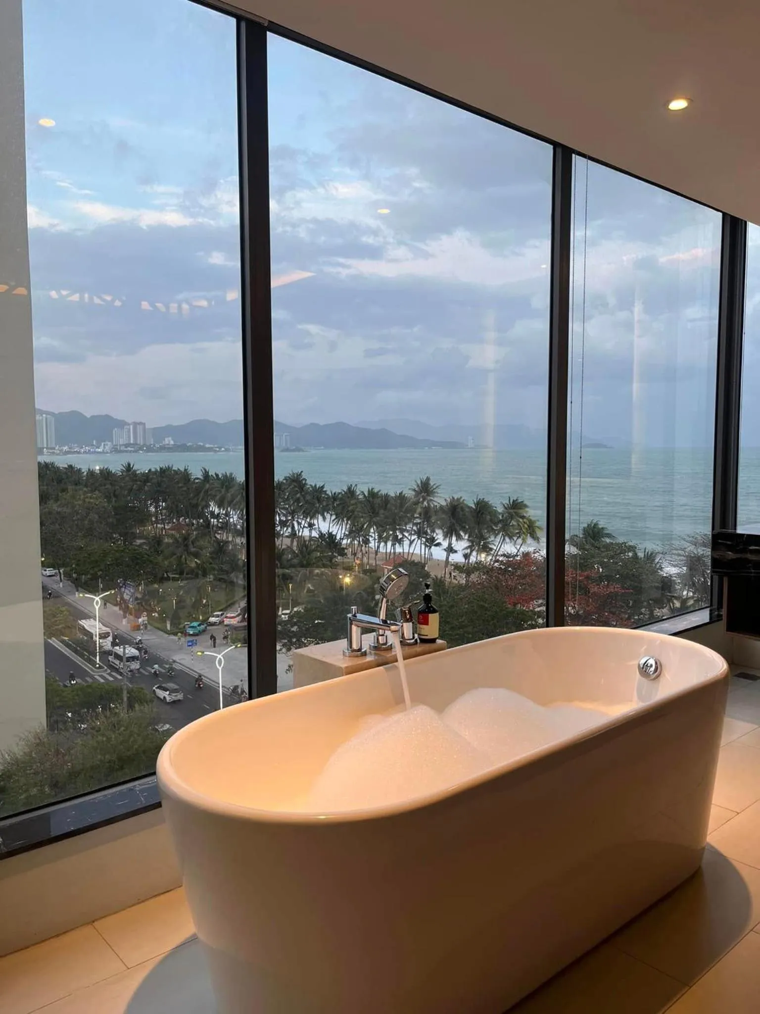 Bath in Comodo Nha Trang Hotel