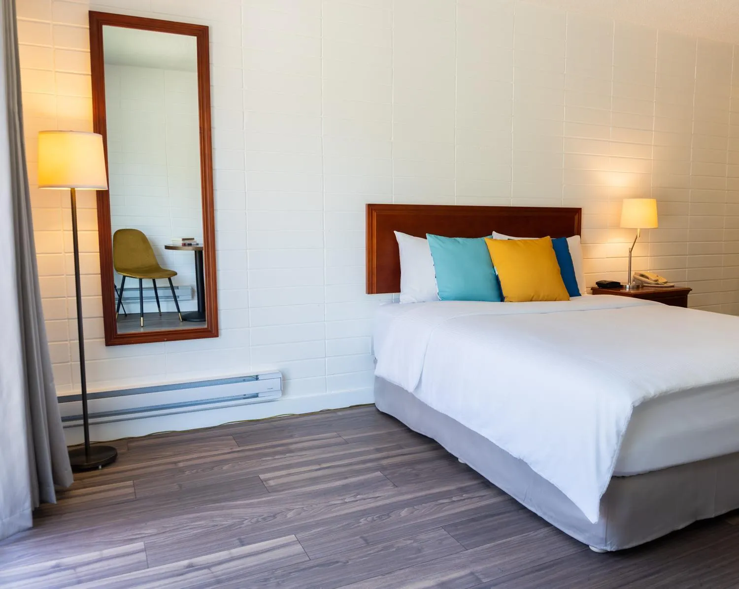 Bedroom, Bed in August Jack Inn