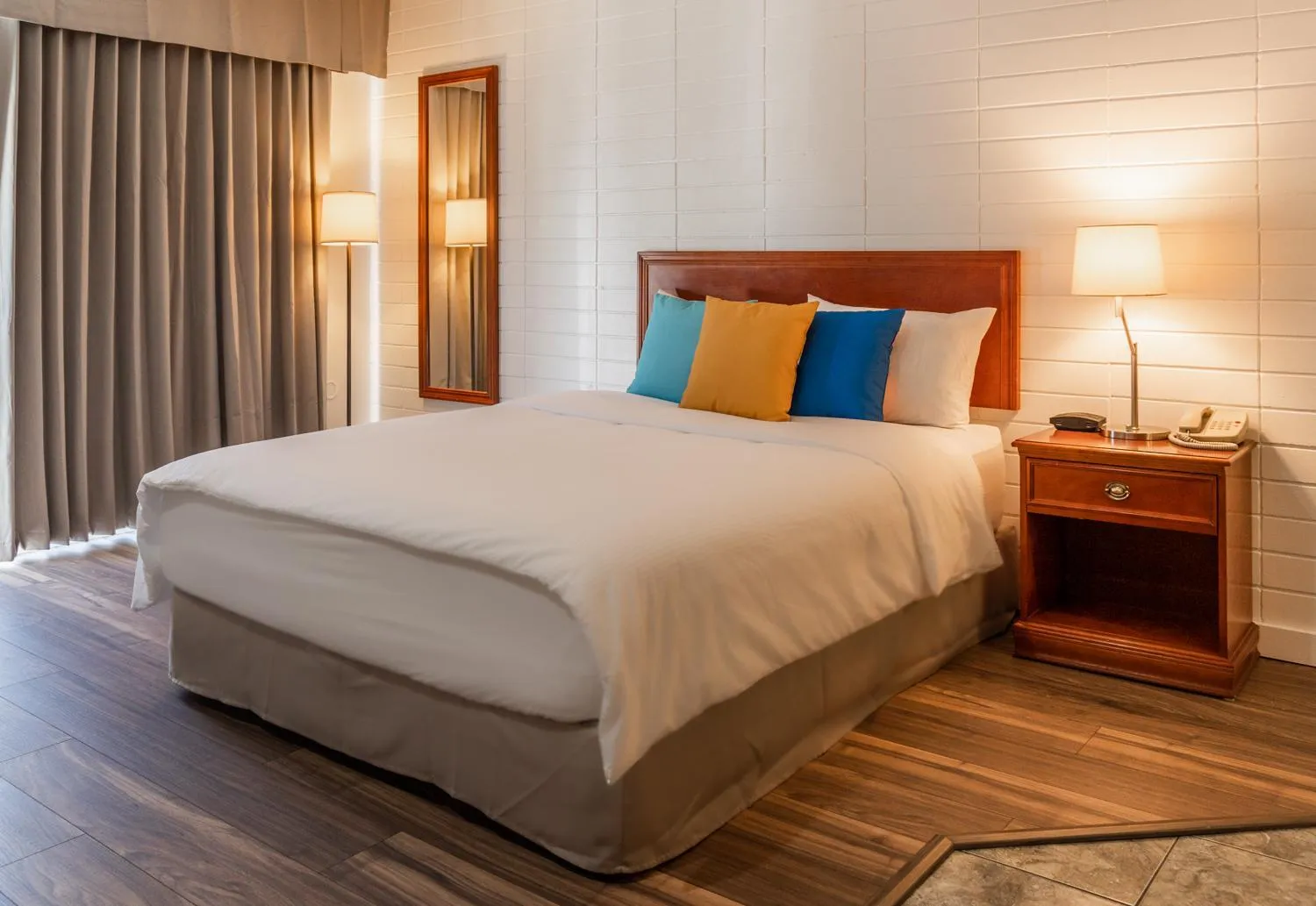 Bedroom, Bed in August Jack Inn