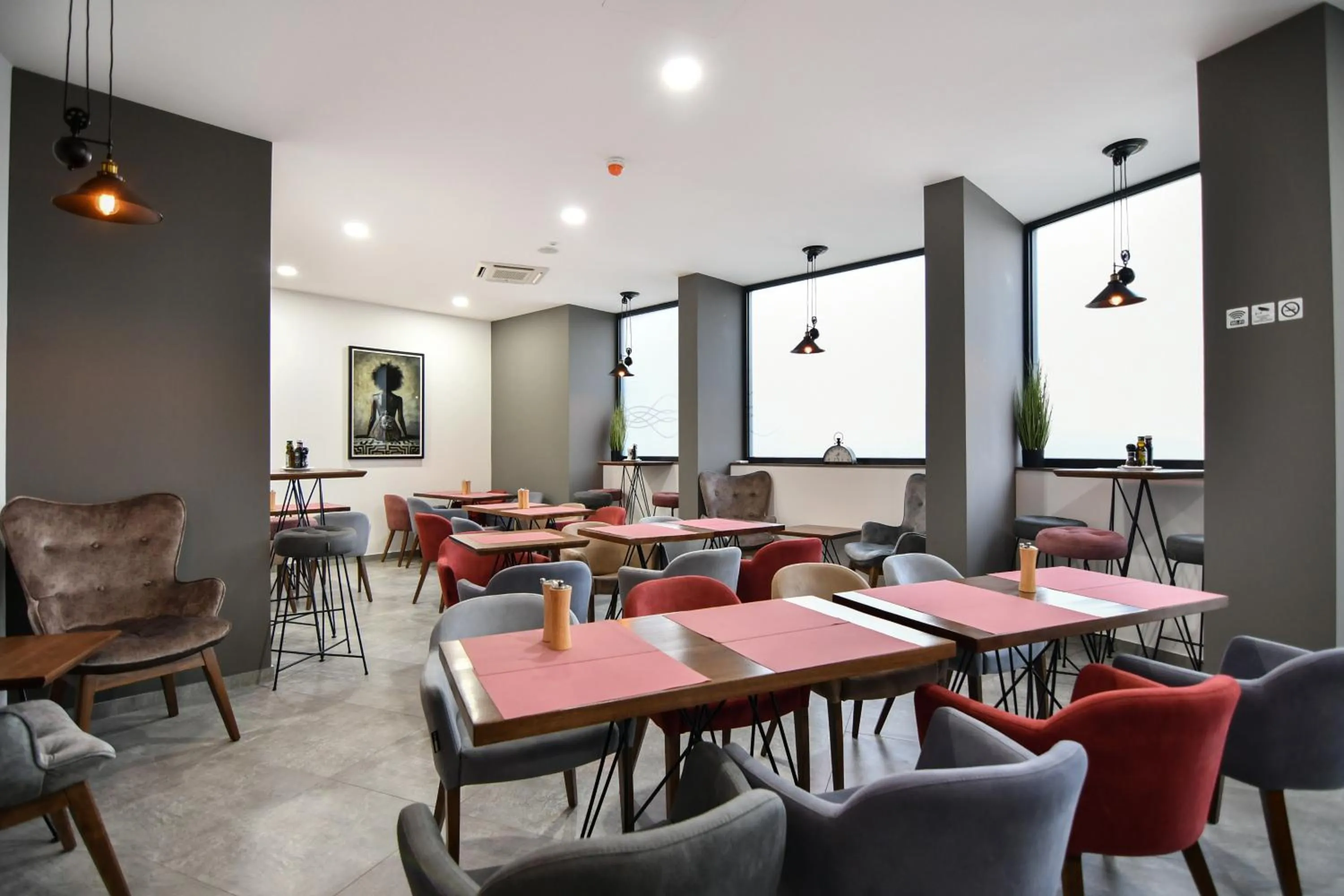 Restaurant/places to eat in Perla Residence Hotel & SPA