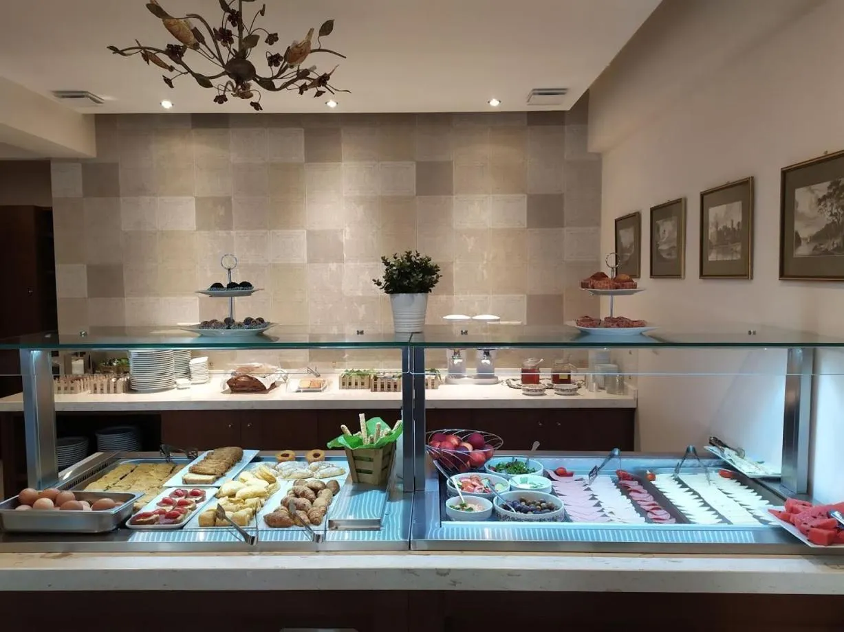 Restaurant/places to eat in Hotel Vizantio