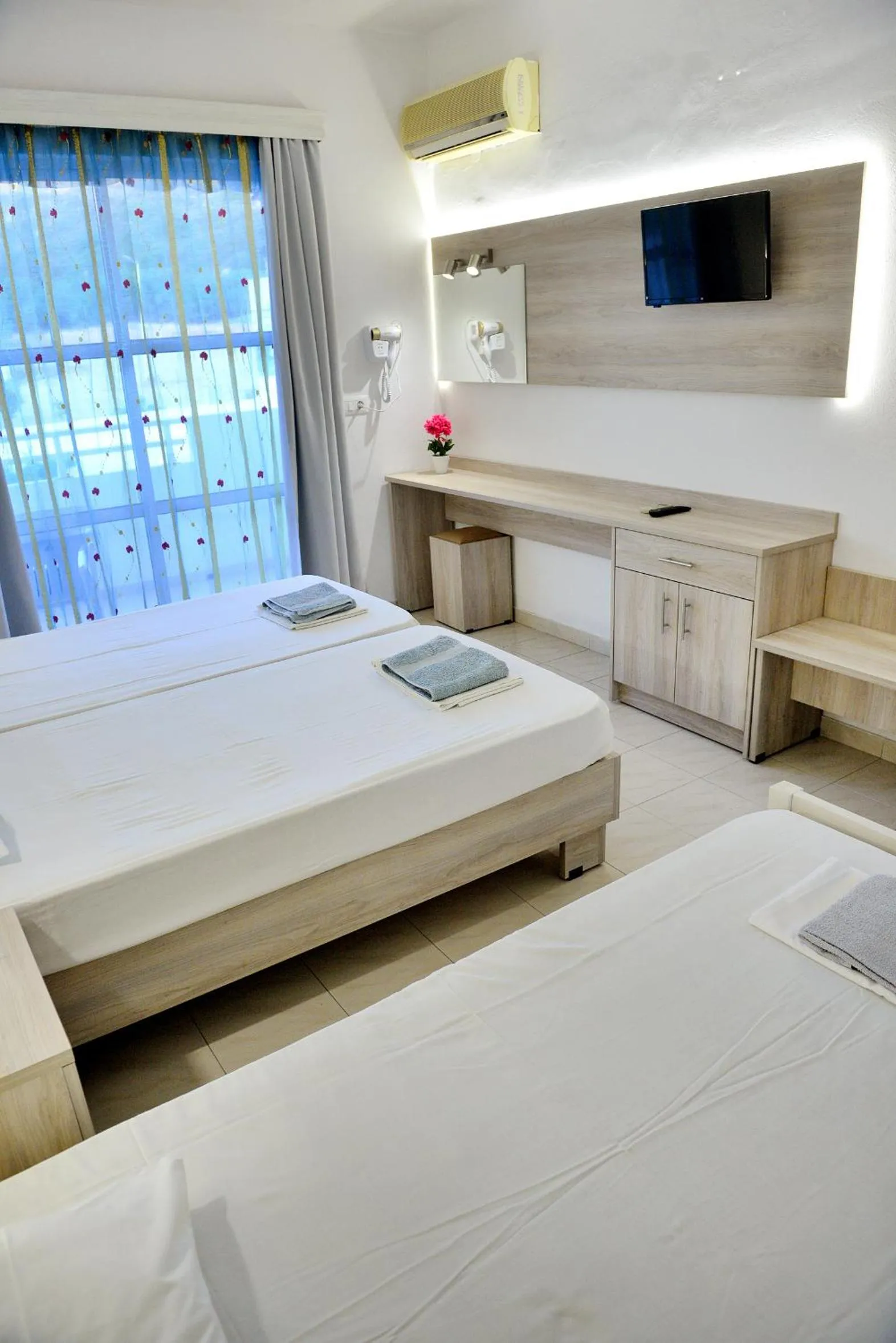 TV and multimedia, Bed in Maroula Studios