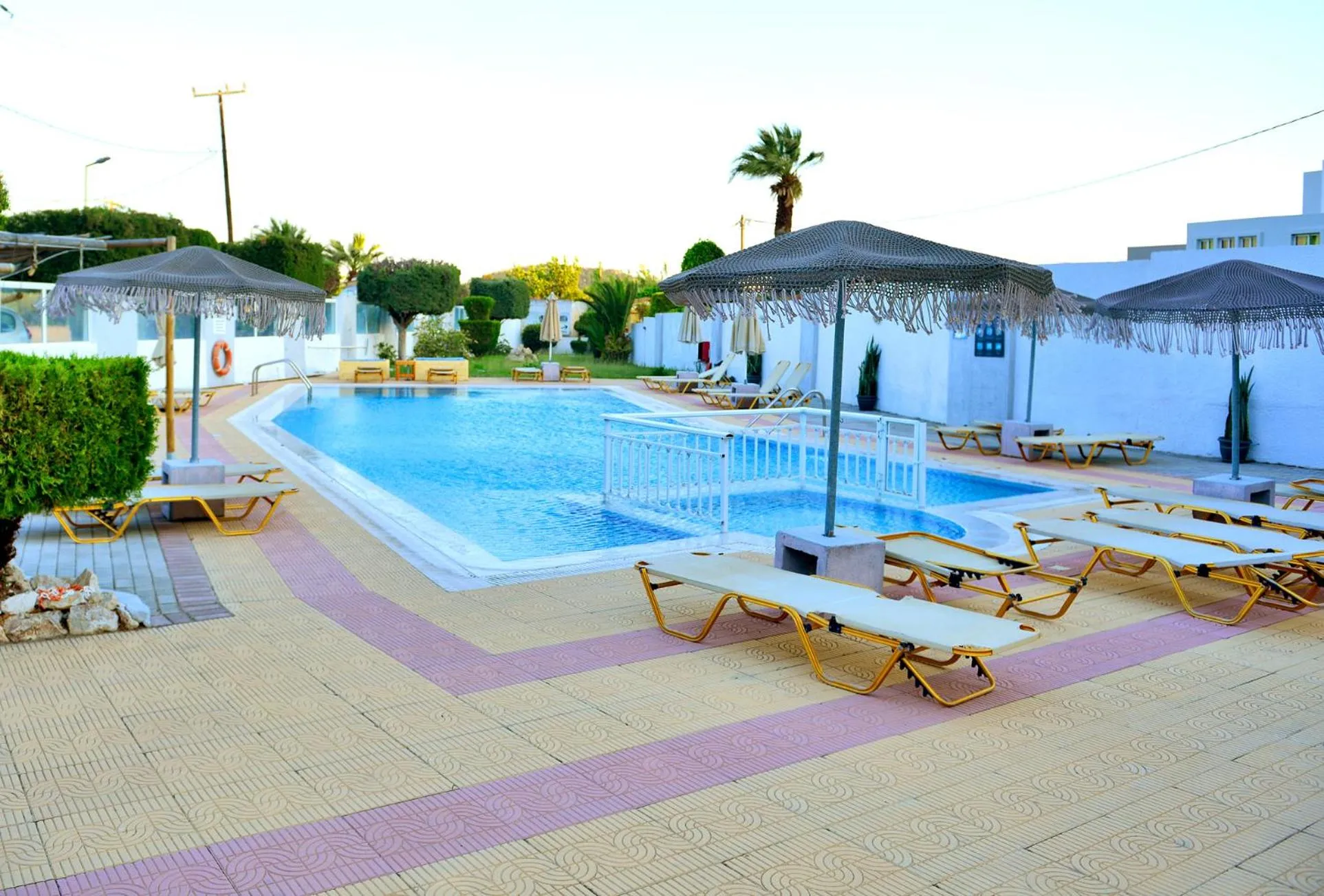 Swimming pool in Maroula Studios