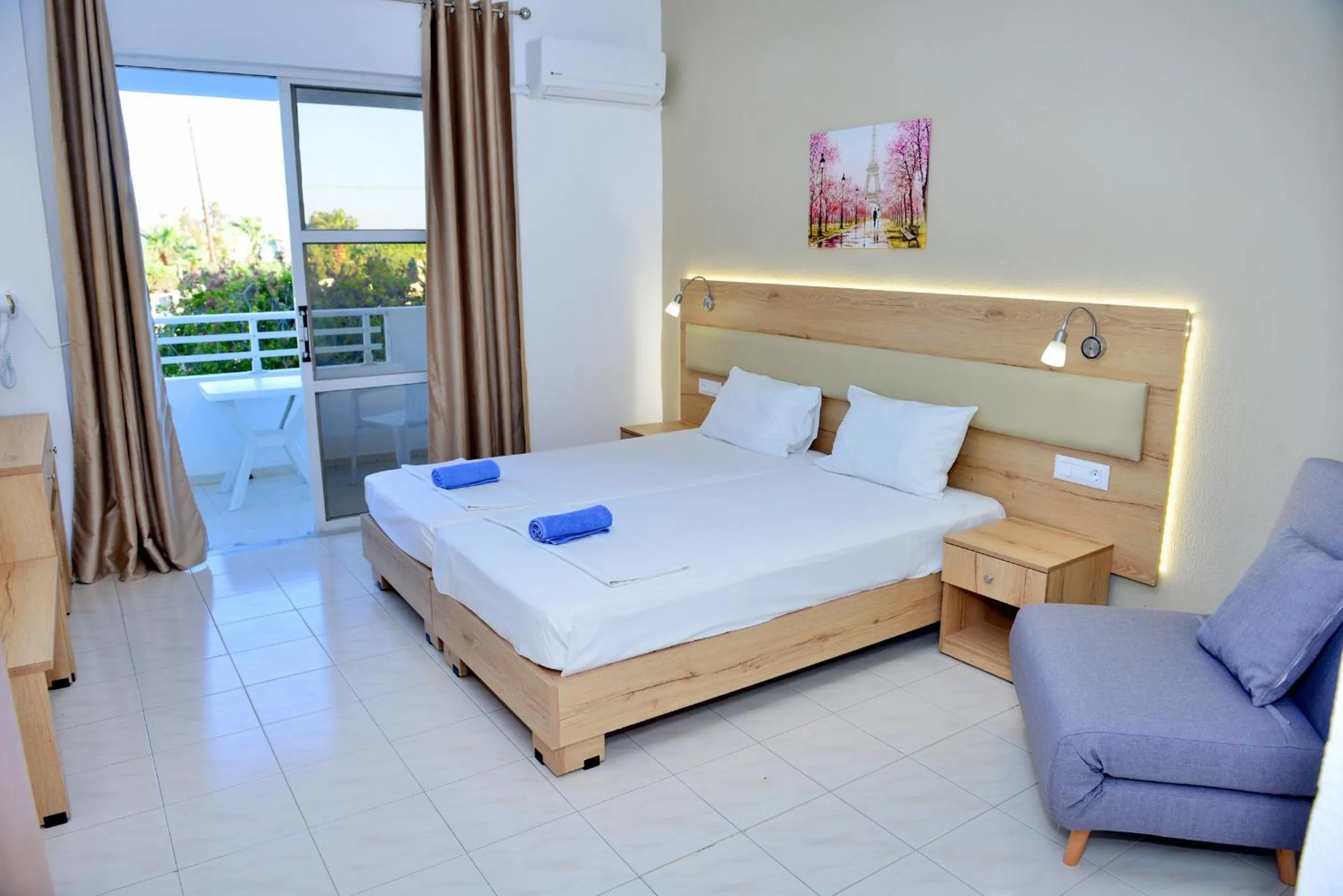 View (from property/room), Bed in Maroula Studios