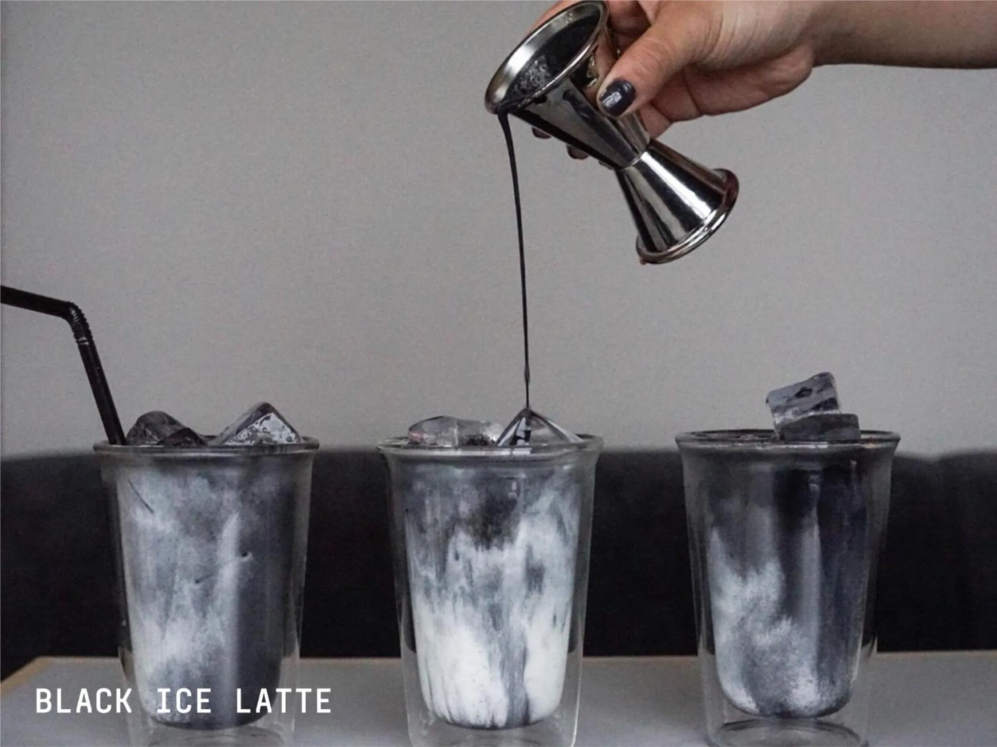 Coffee/tea facilities in Book And Bed Tokyo Shinjuku