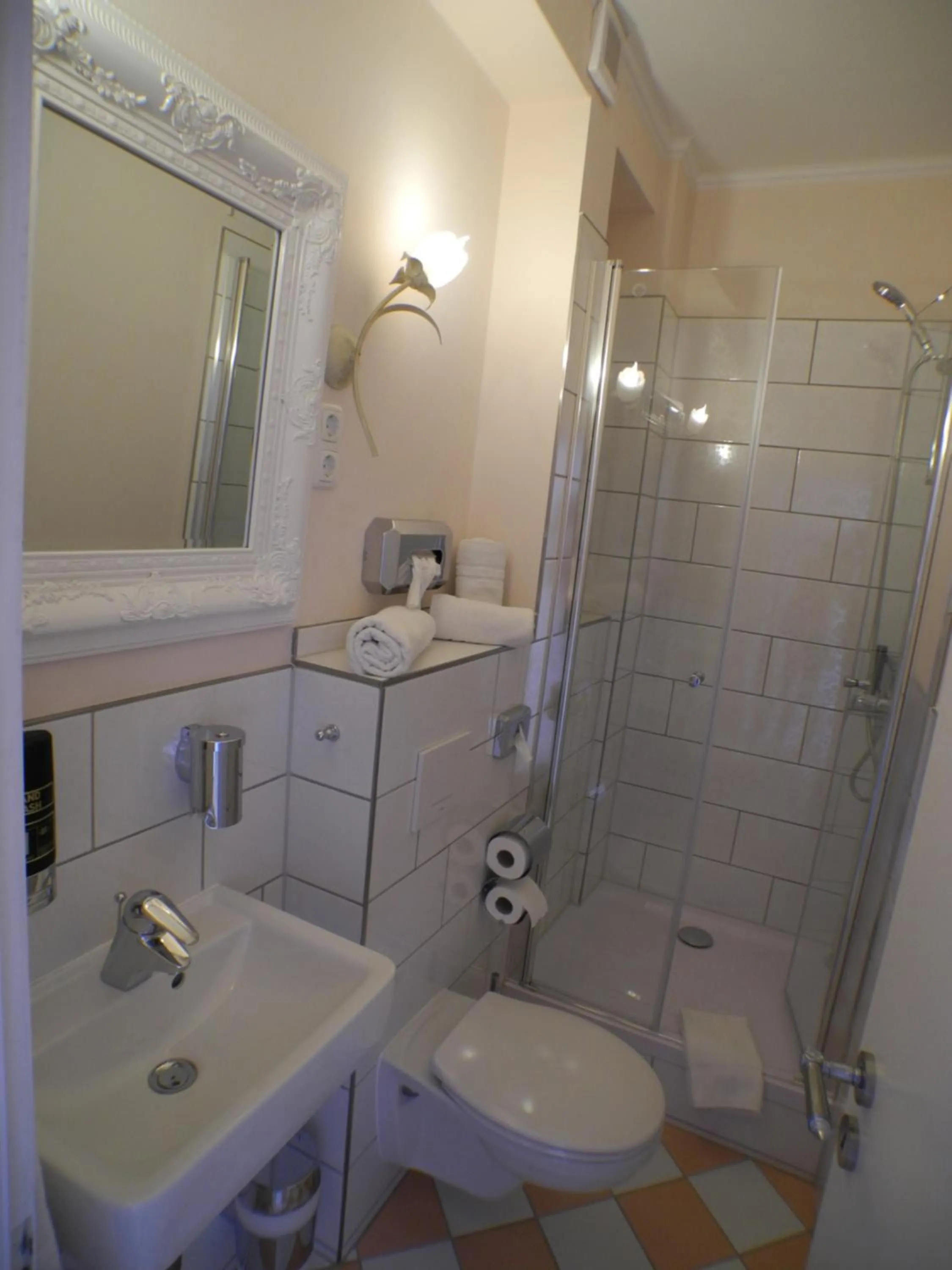 Bathroom in Stadtparkhotel Alexandra