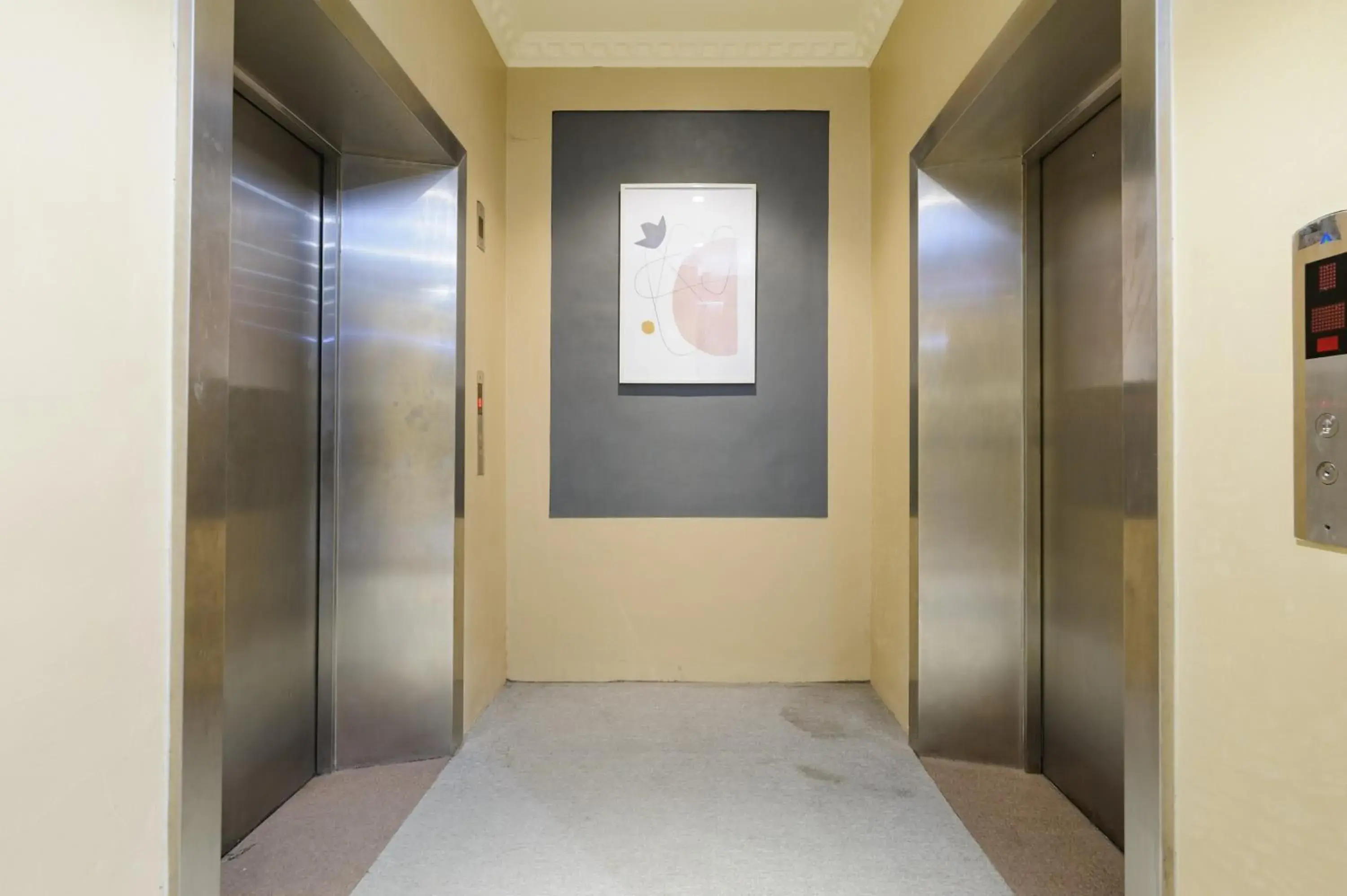 Property building in Sans Vibes Joe Hotel Soekarno Hatta Airport Property building in Sans Vibes Joe Hotel Soekarno Hatta Airport