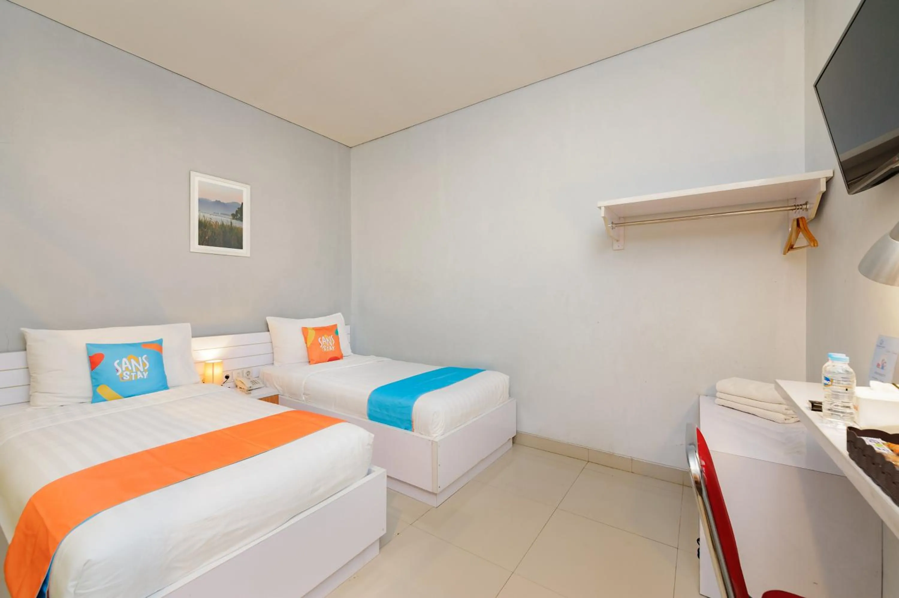 Bedroom, Bed in Sans Vibes Joe Hotel Soekarno Hatta Airport