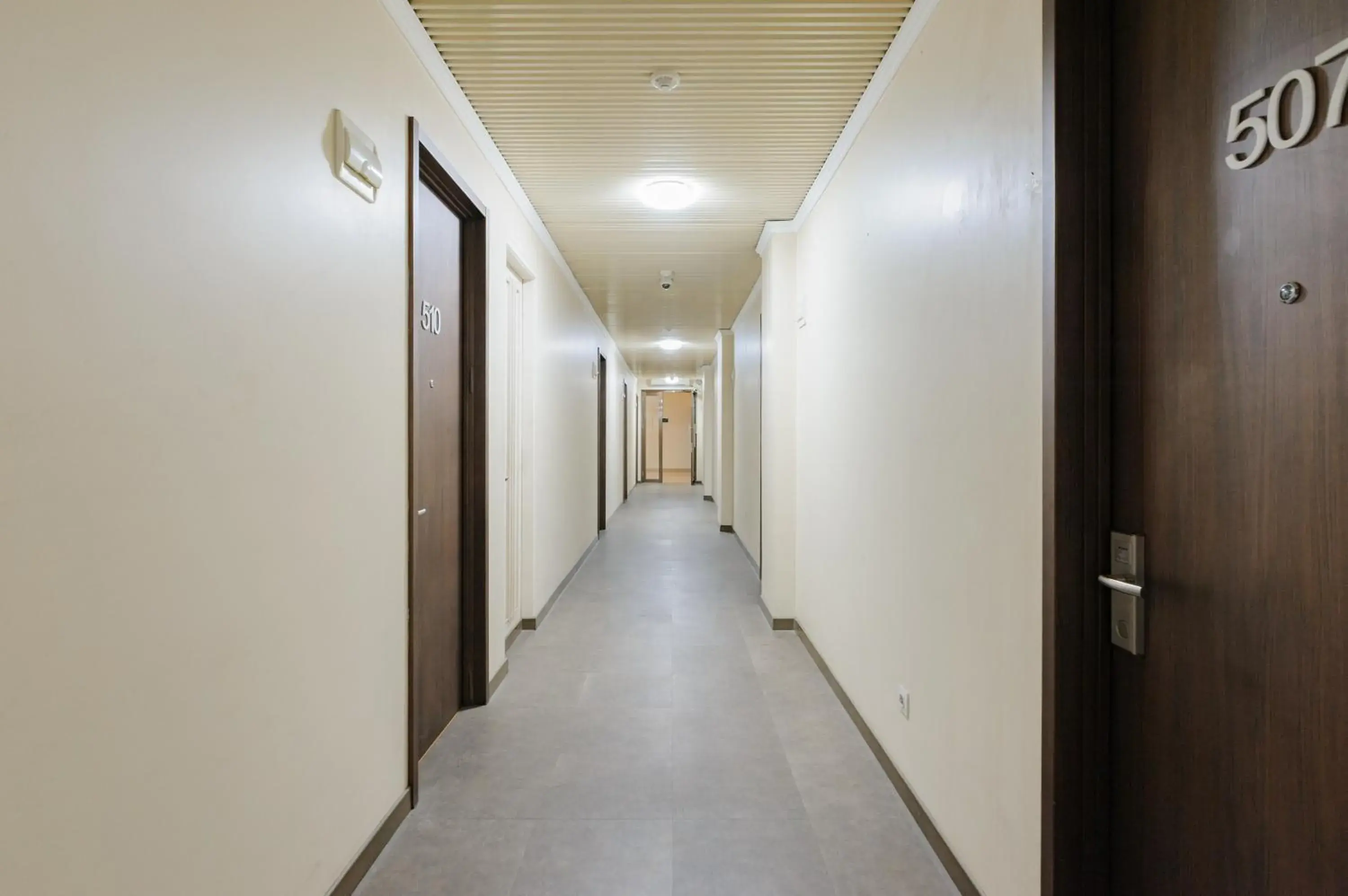 Property building in Sans Vibes Joe Hotel Soekarno Hatta Airport Property building in Sans Vibes Joe Hotel Soekarno Hatta Airport