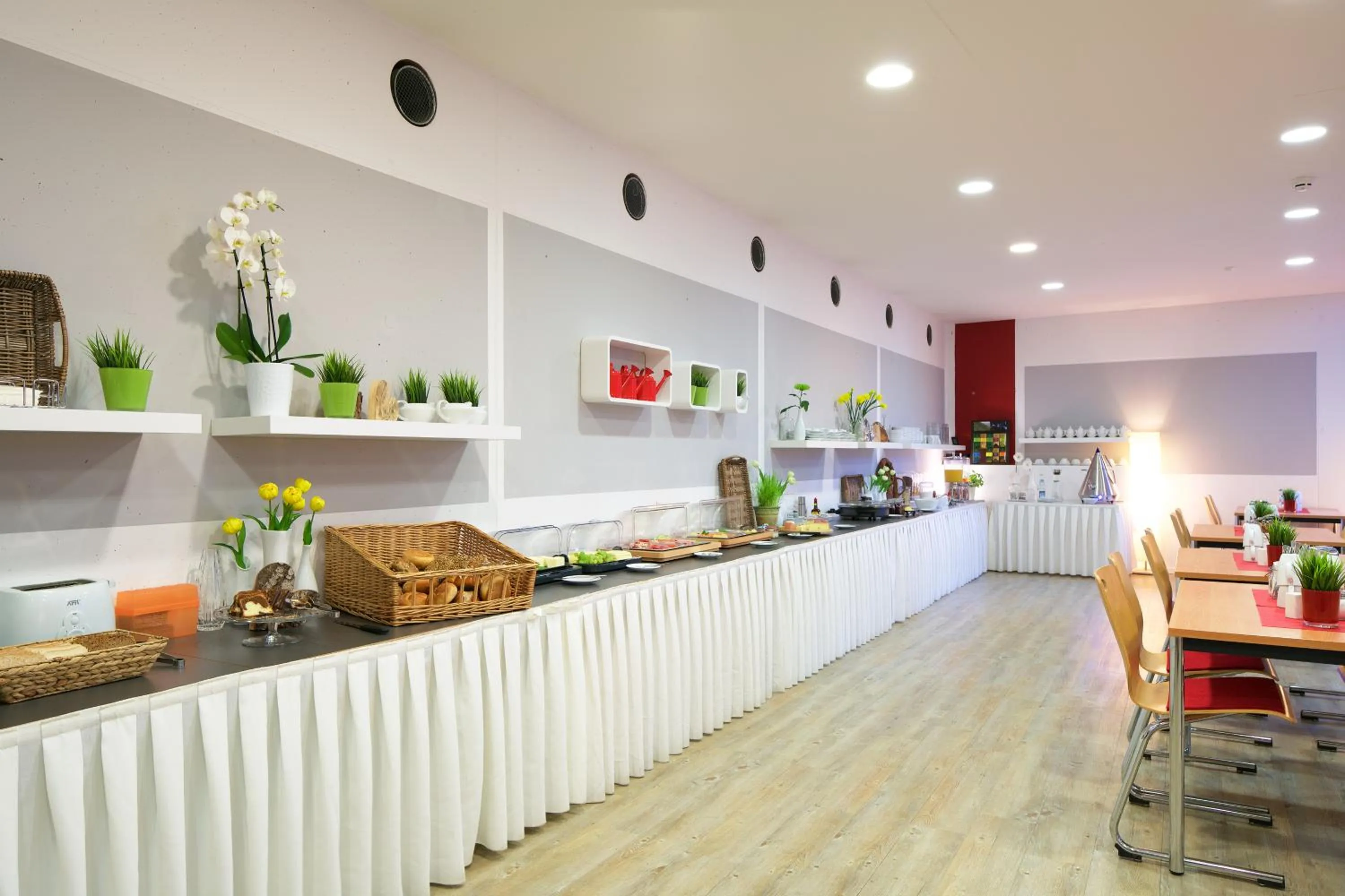 Buffet breakfast in Bed & Breakfast Rotes Haus