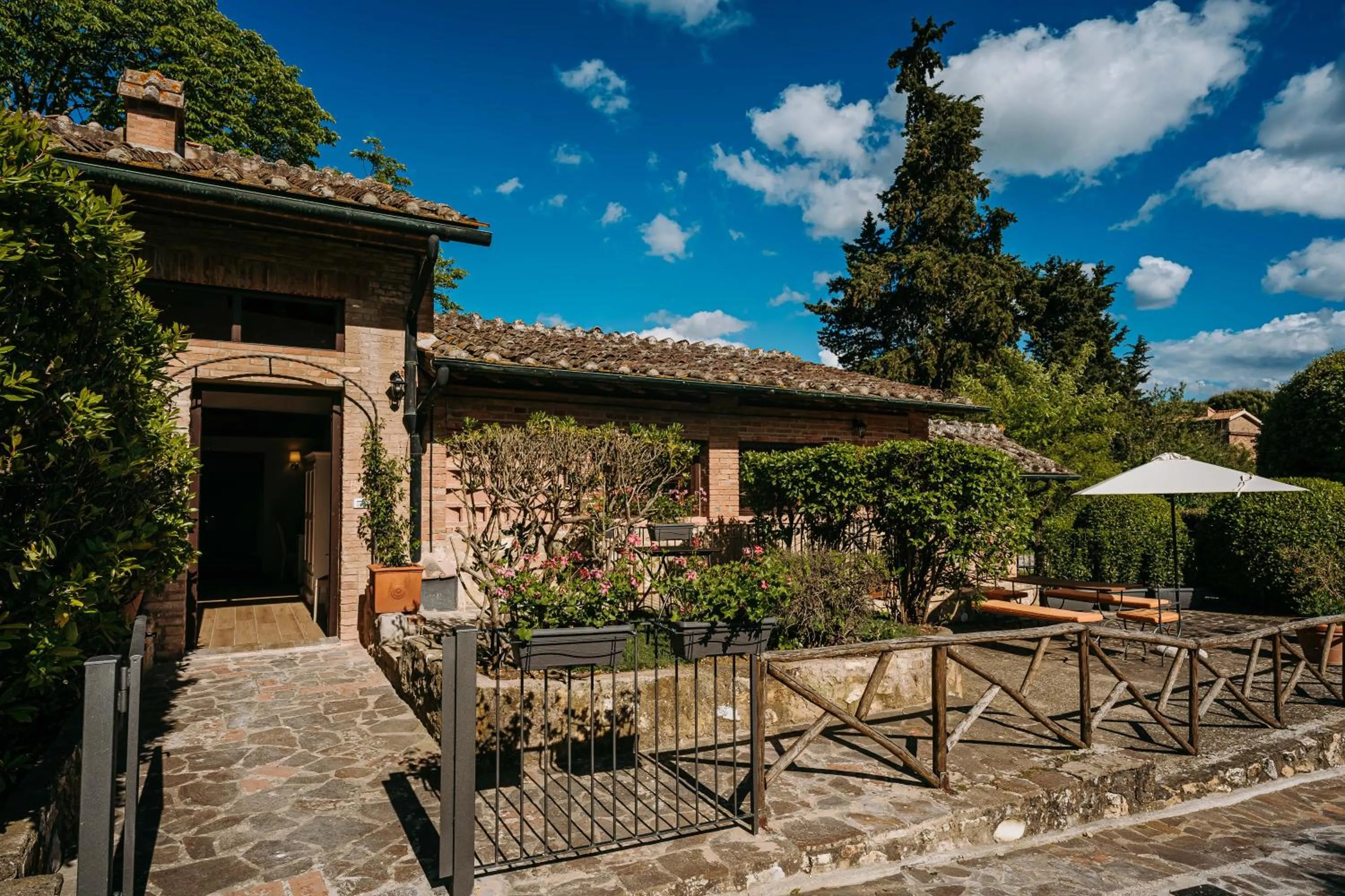 Patio in Borgo Il Poggiaccio Residenza Turistico Alberghiera