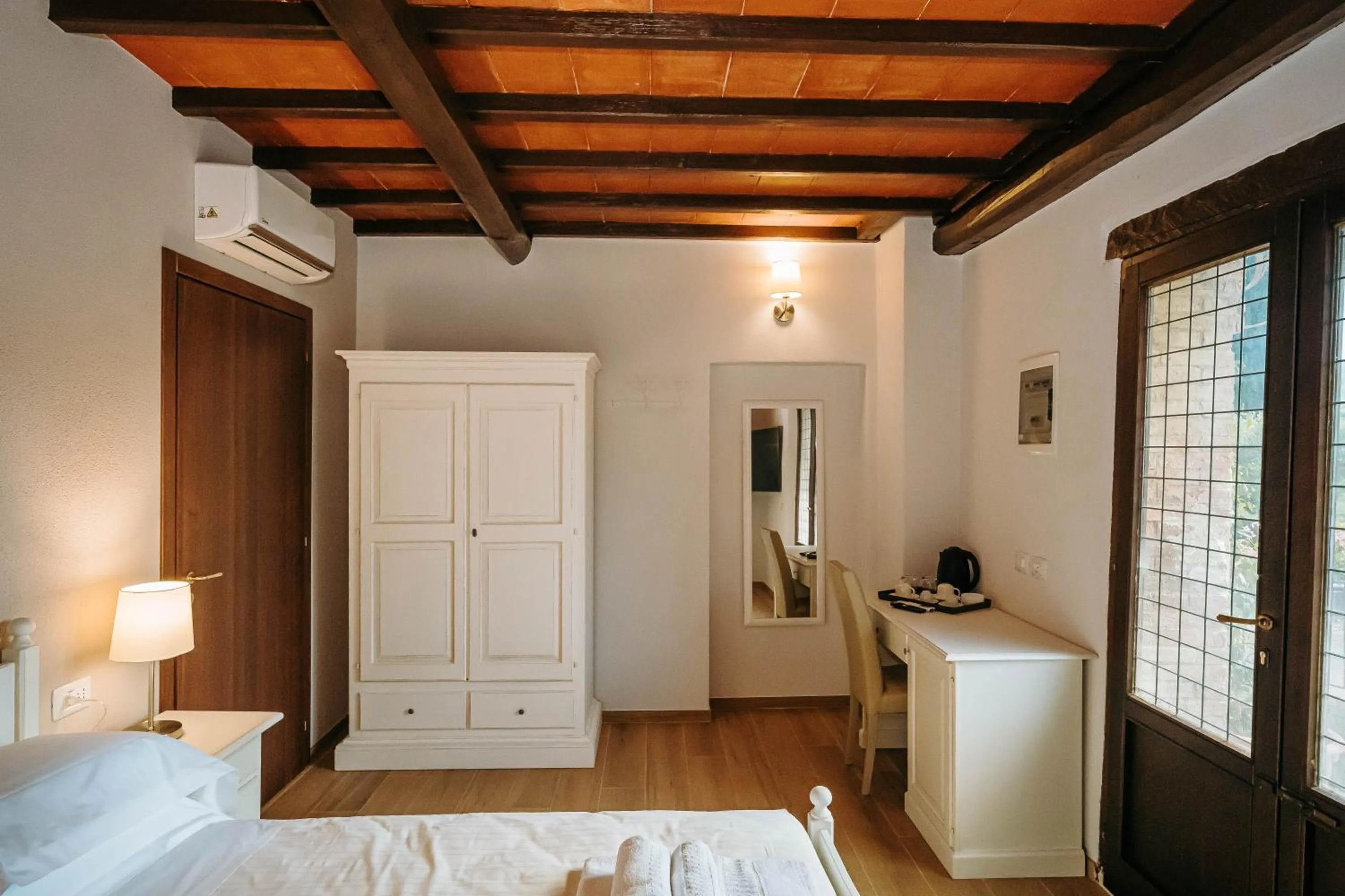 Bedroom, Bed in Borgo Il Poggiaccio Residenza Turistico Alberghiera