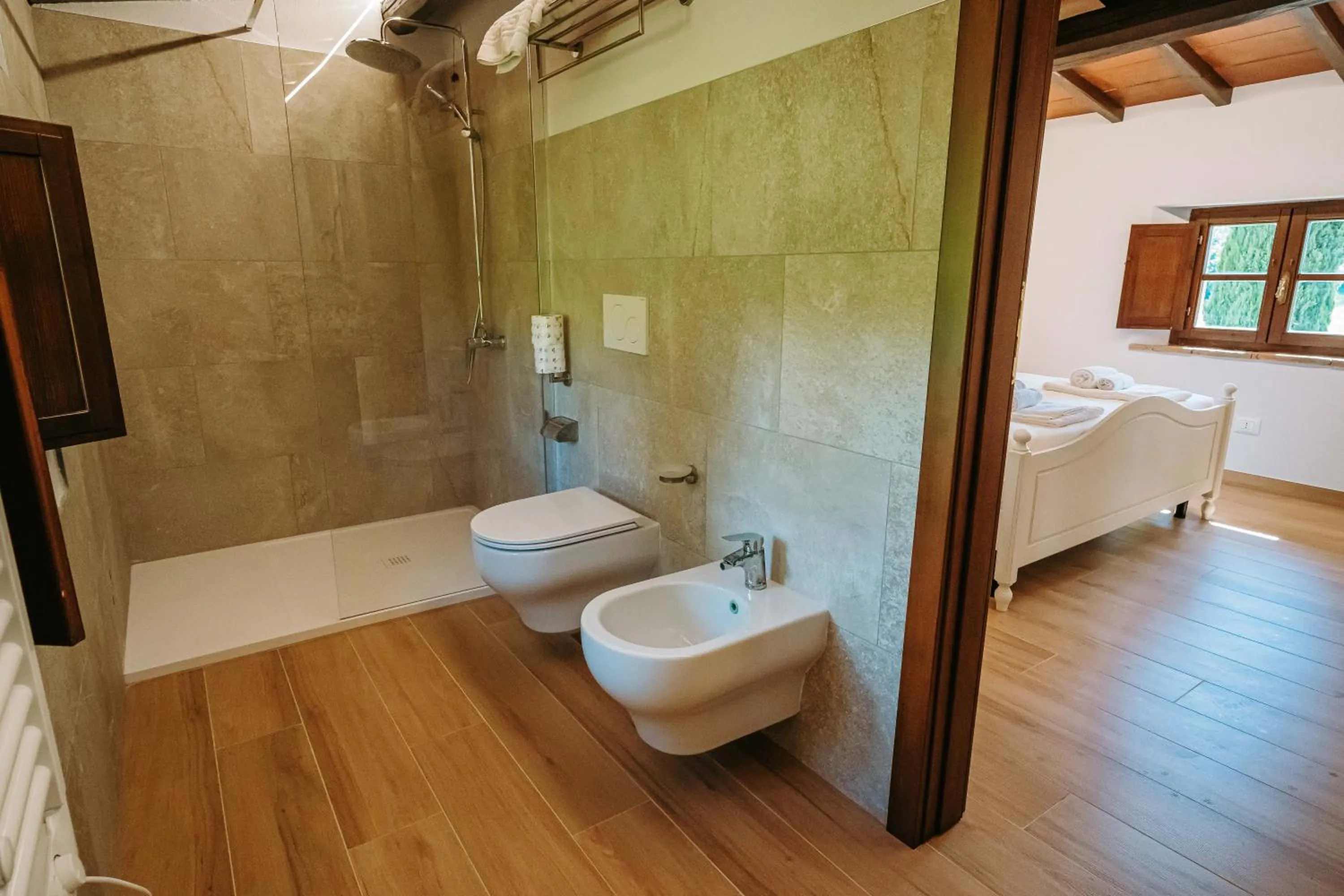 Shower in Borgo Il Poggiaccio Residenza Turistico Alberghiera