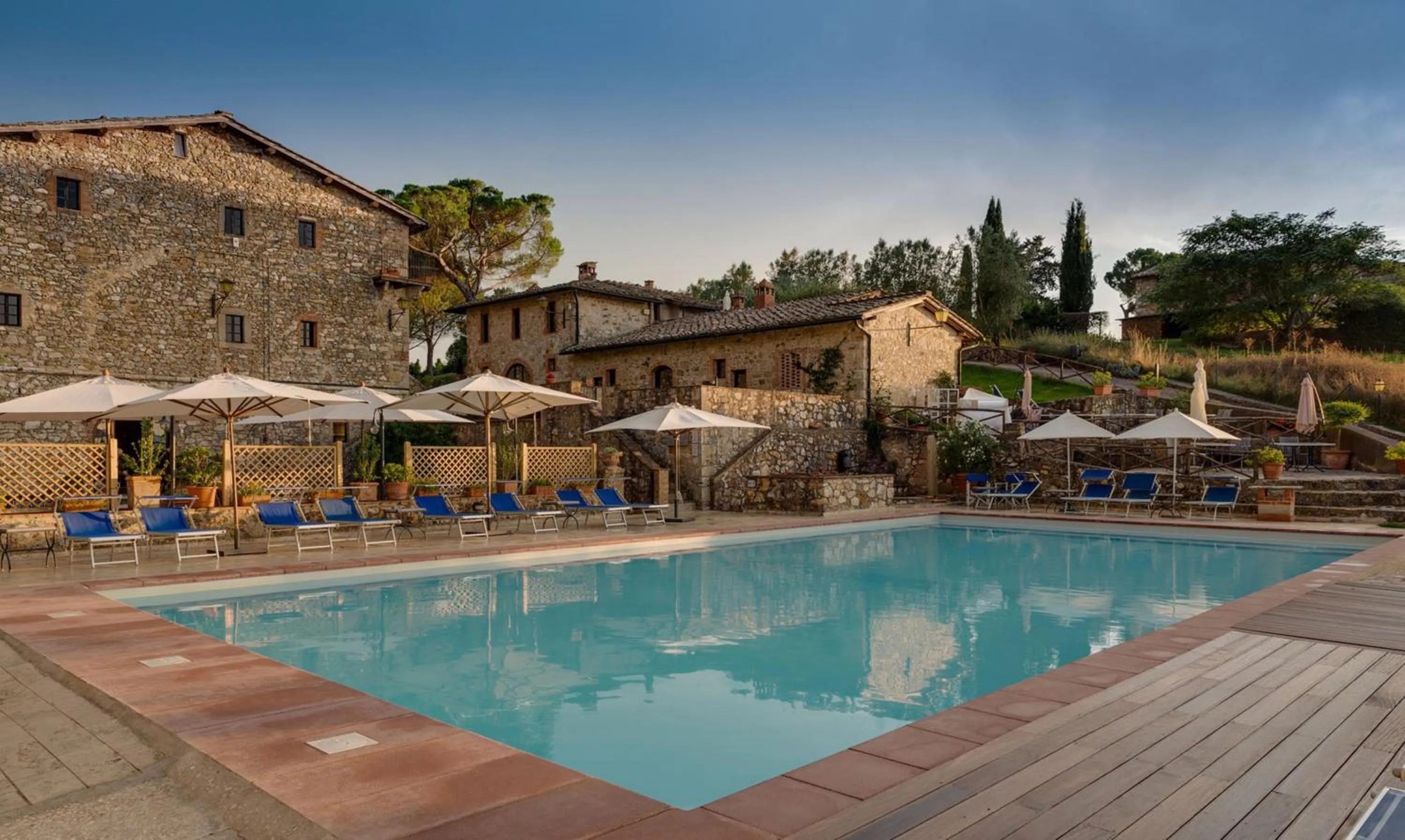 Swimming pool in Borgo Il Poggiaccio Residenza Turistico Alberghiera